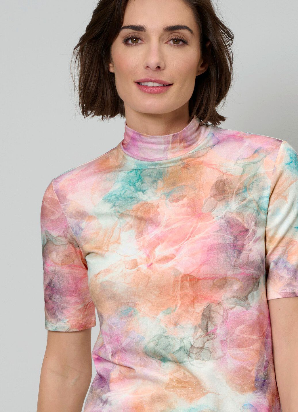 Shirt mit modischem Stehkragen