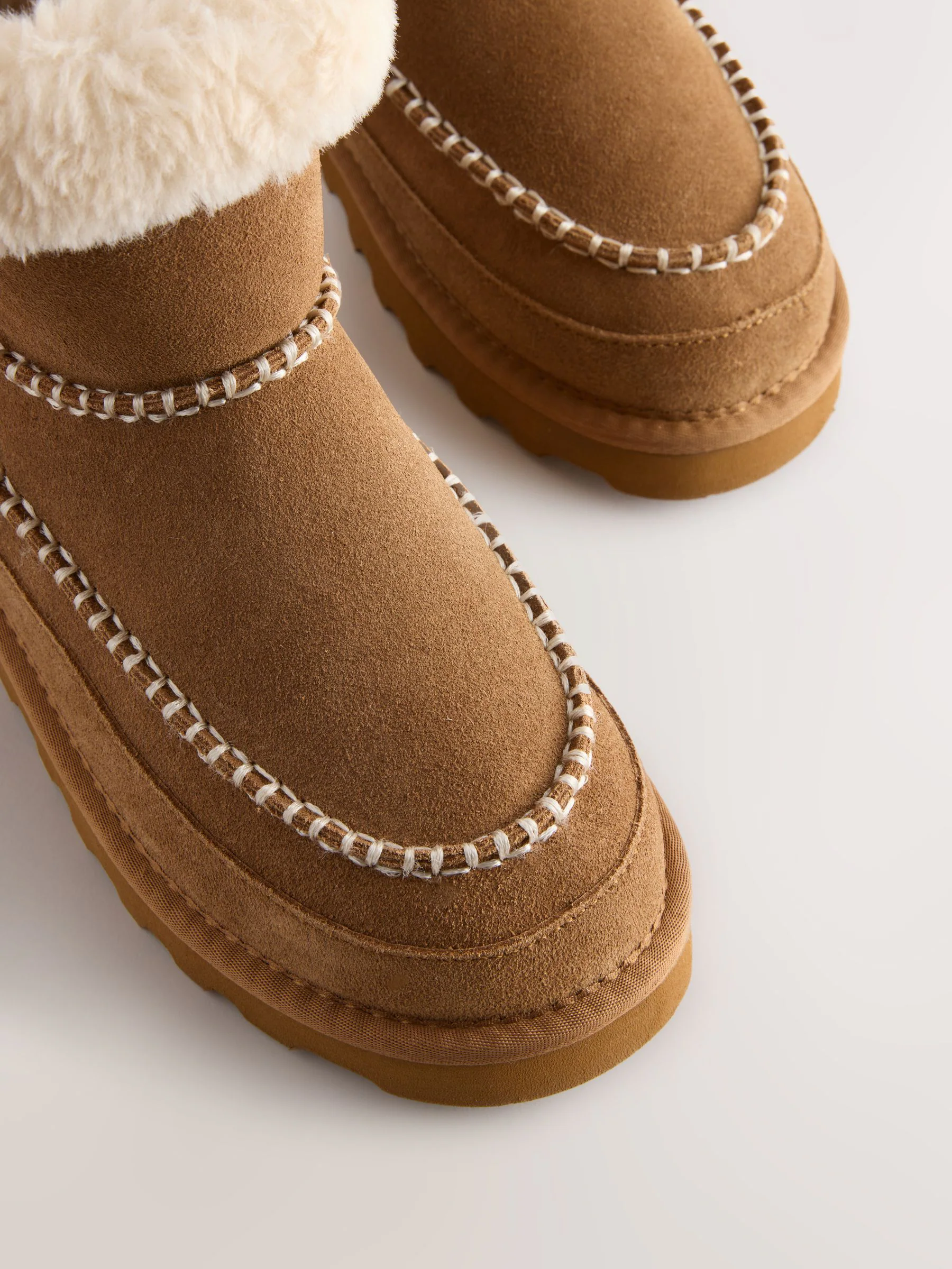 Kastanjebruin suéde - Water Repellent Whipstitch Faux Fur Lined Midi Boots