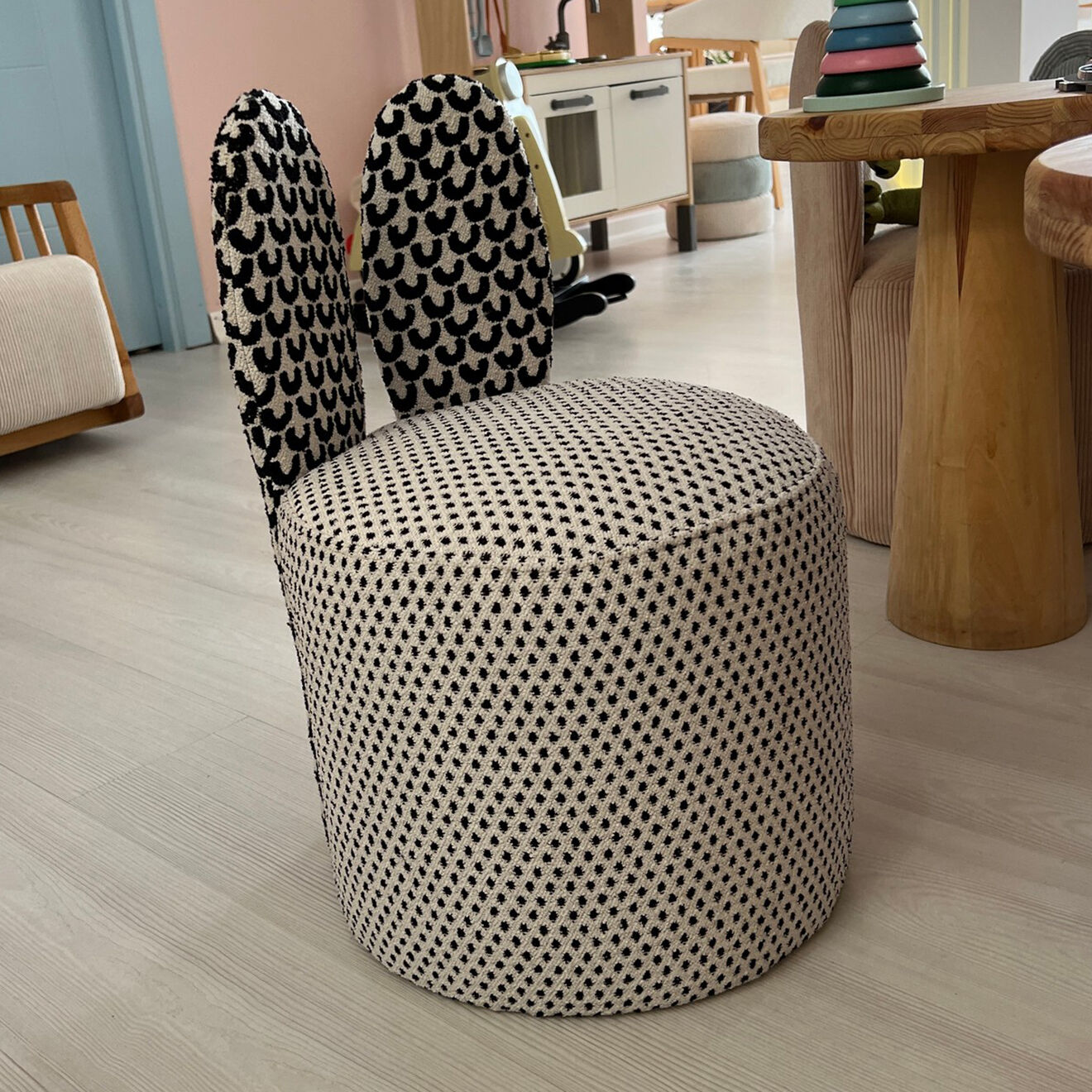 Homitis Pouf Bunny noir/blanc - 39x58x39 cm