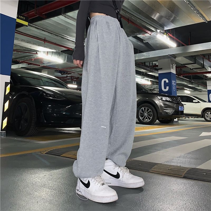 PERKARP - Effen joggingbroek met wijde pijpen
