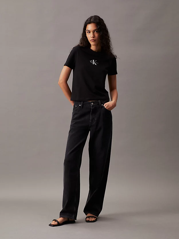 Camiseta curta com monograma