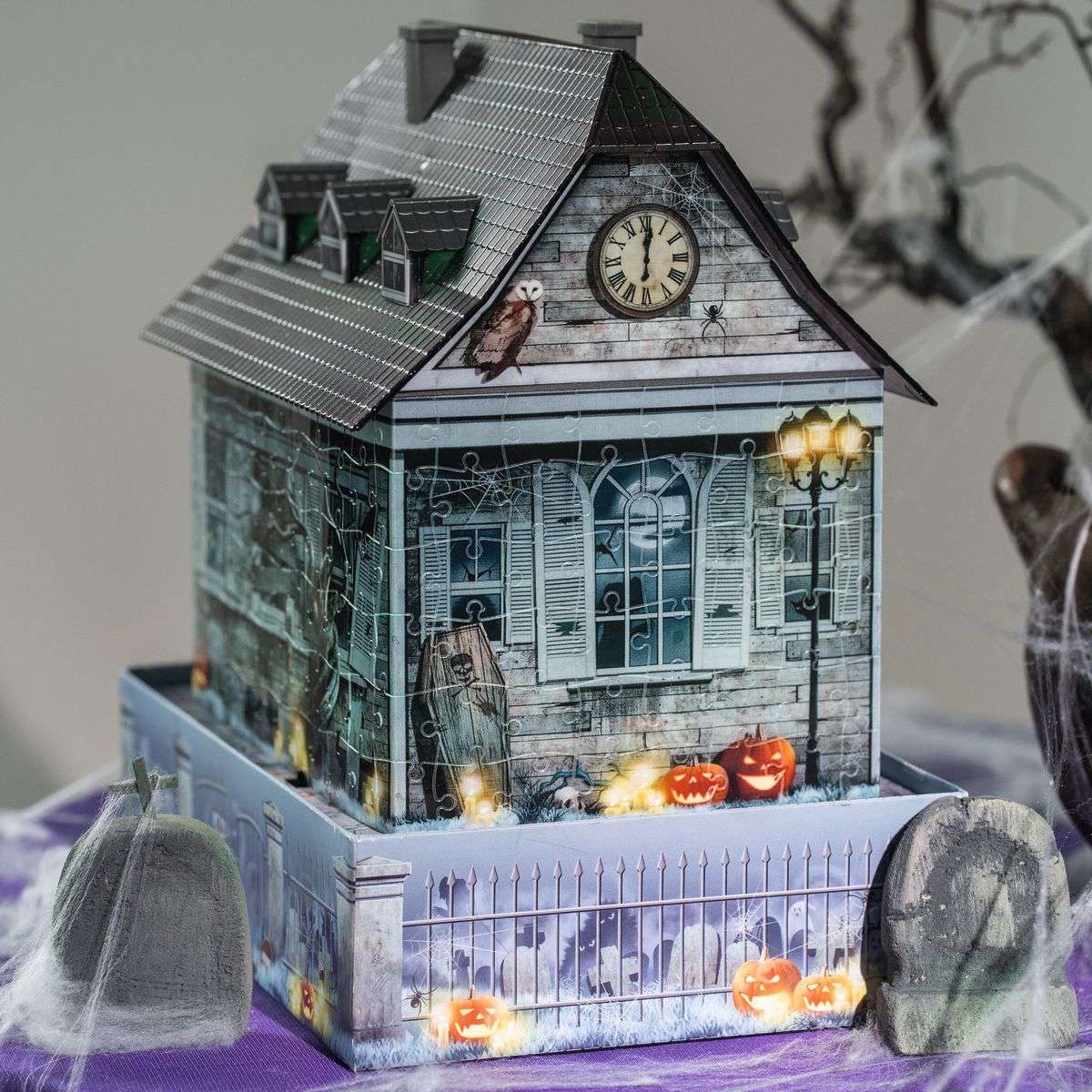 Ravensburger Spiel Gruselhaus bei Nacht