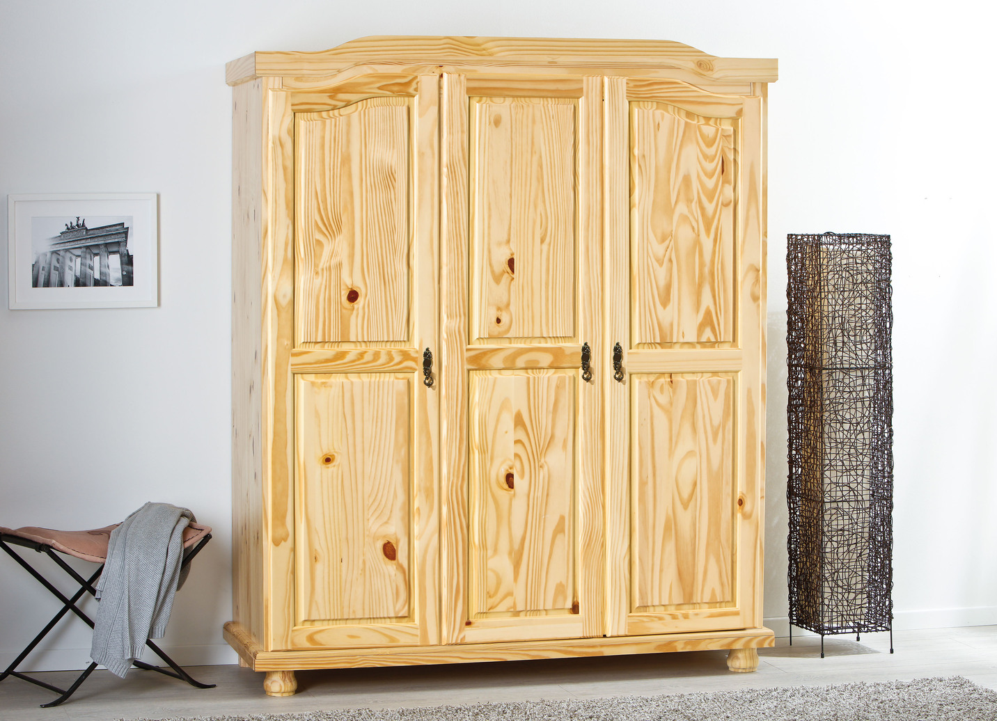 Kleiderschrank aus massiver Kiefer