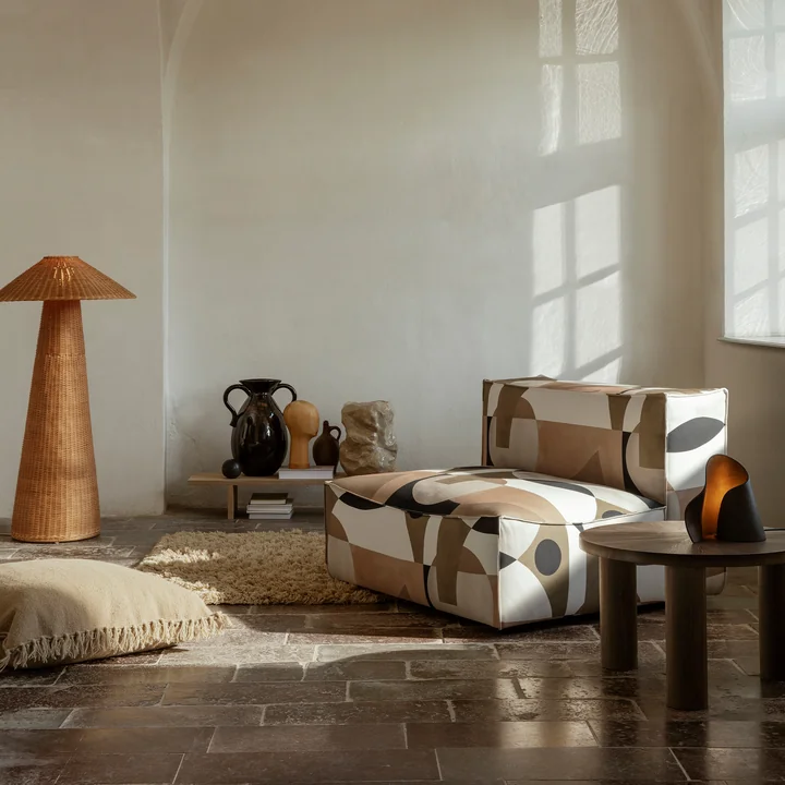 Ferm Living - Oyster Tischleuchte, schwarz