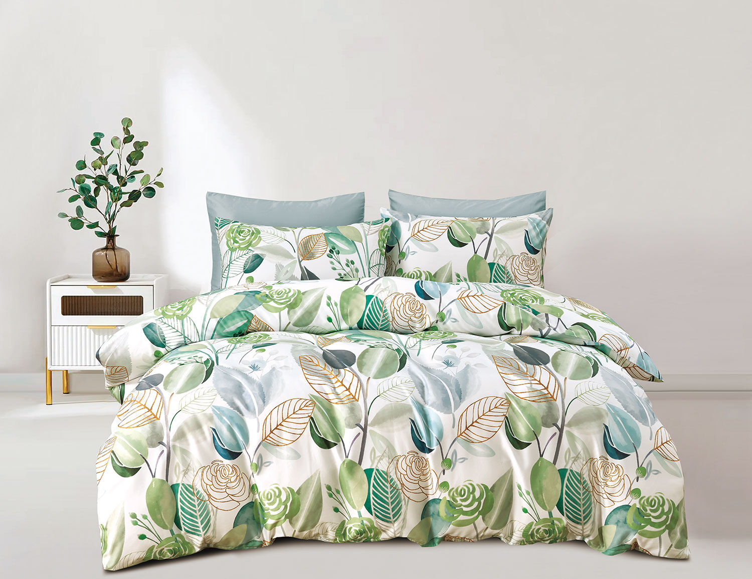 Bettwäsche mit kunstvollem Blumen- Blätterprint