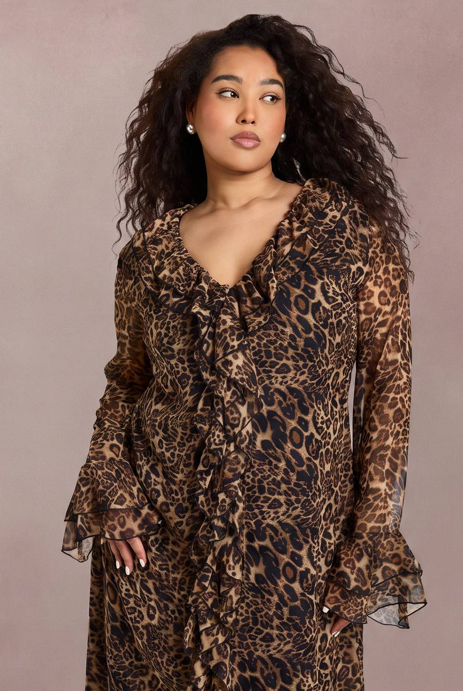 boohoo Robe Mi-Longue Grande Taille en Mousseline Léopard à Volants