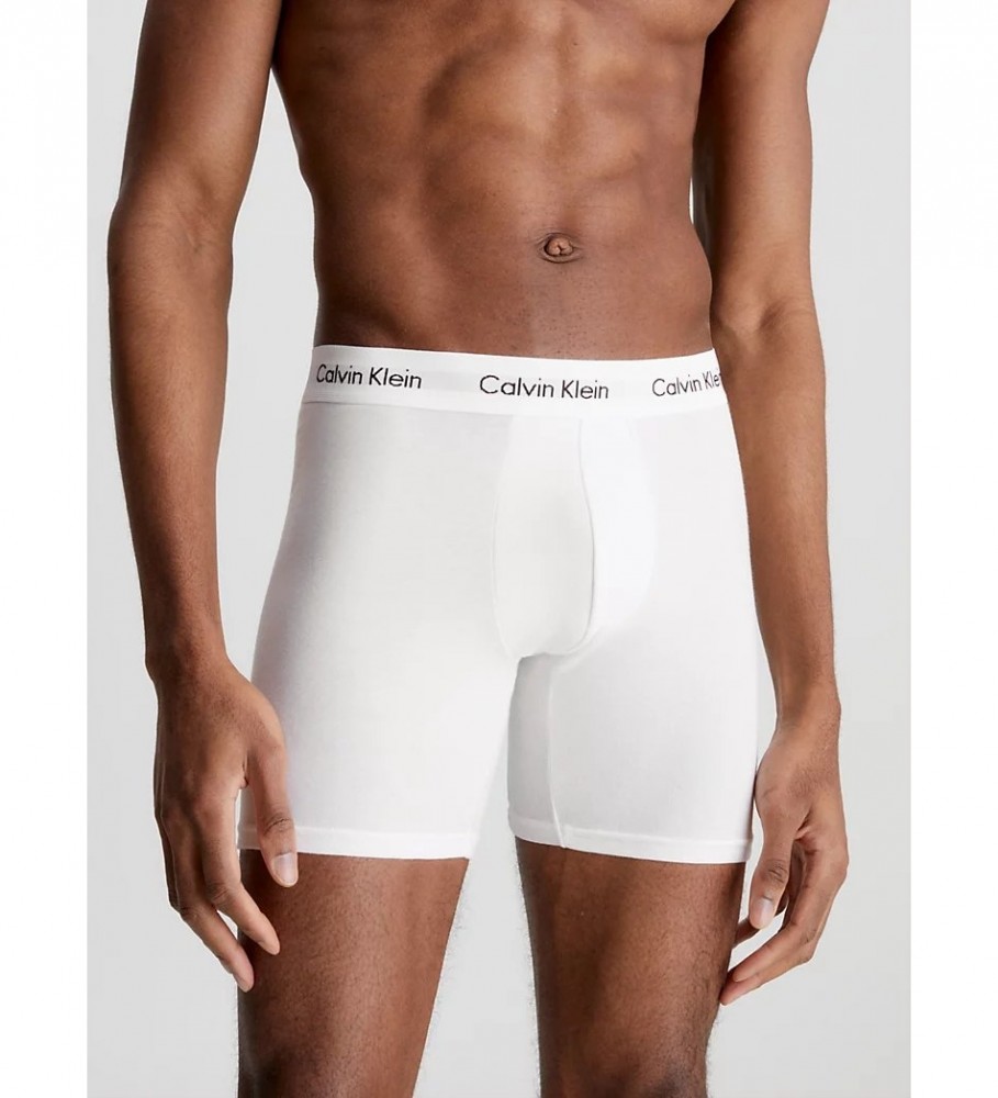 Conjunto de 3 cuecas boxer compridas Calvin Klein, brancas.