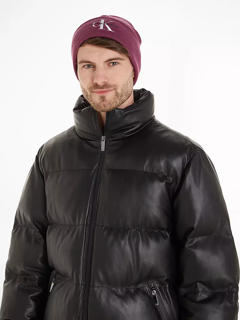 CALVIN KLEIN JEANS Mütze - Haube beere