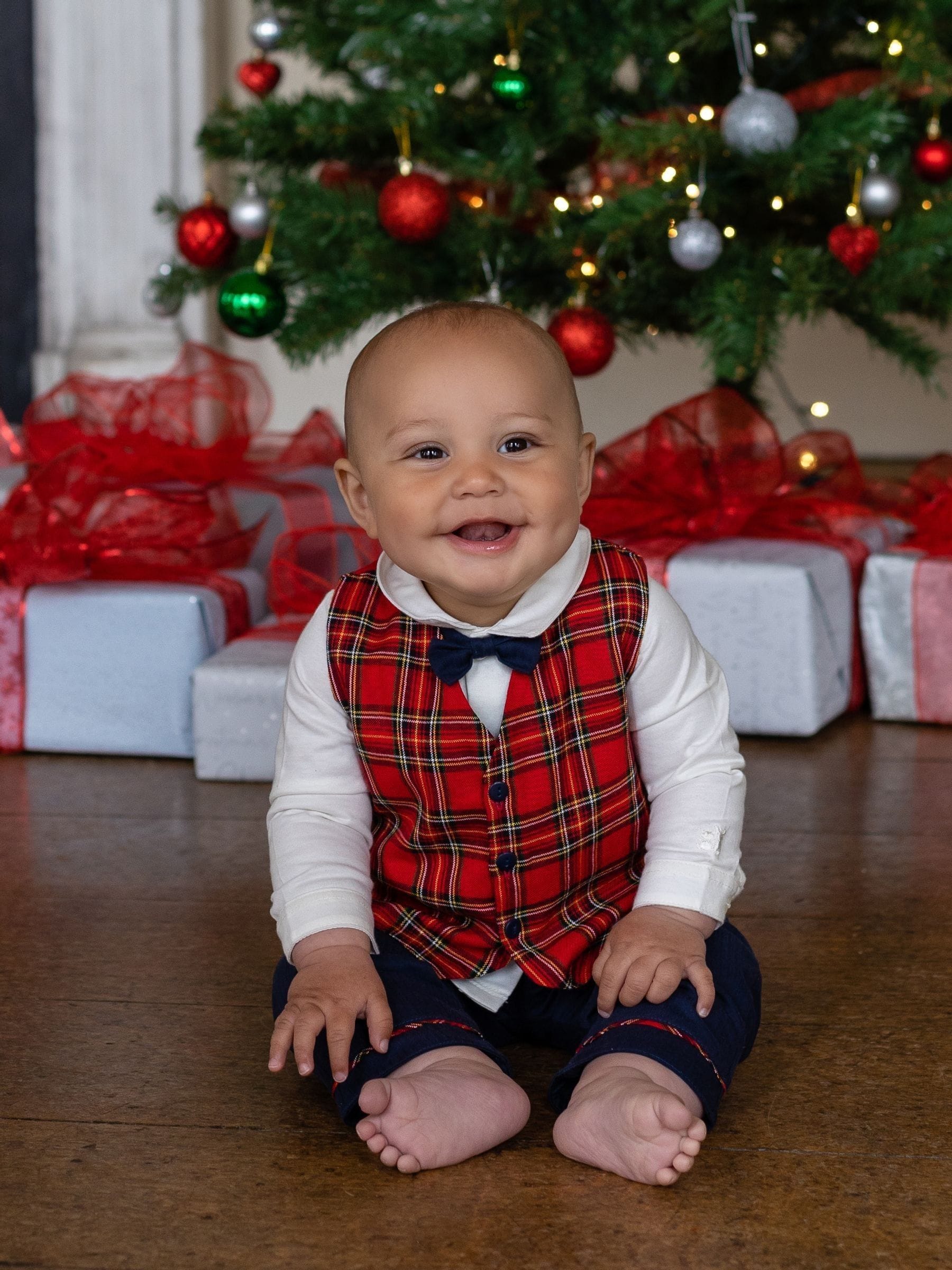 Emile Et Rose kerstoverhemd, broek en gilet met Schotse ruit van 100% katoen