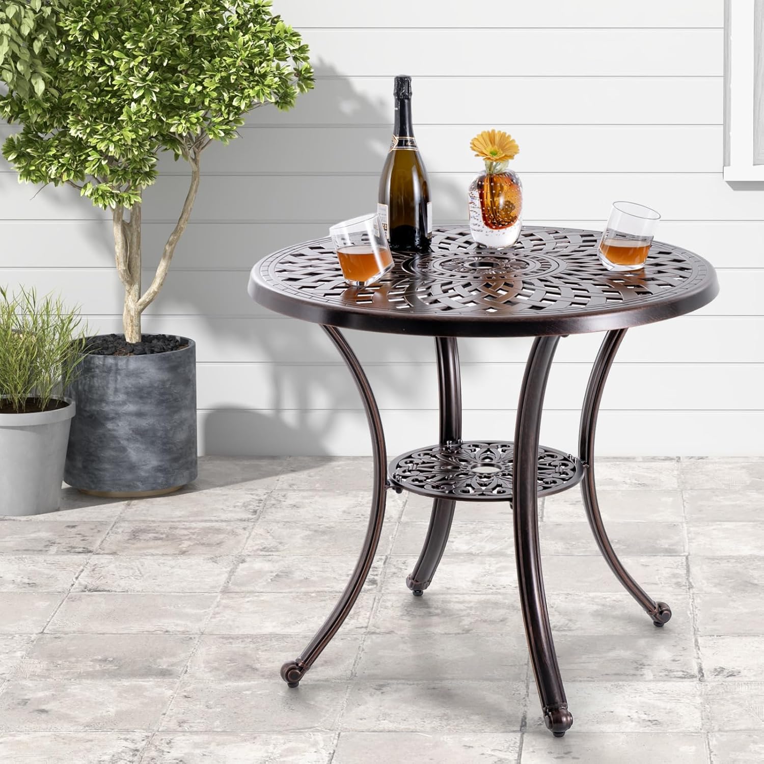 COSTWAY Gartentisch mit Schirmloch und unterer Ablage, runder Balkontisch aus Aluminiumguss, wetterfester Terrassentisch für Garten, Balkon, Terrasse, 79 x 79 x 71 cm