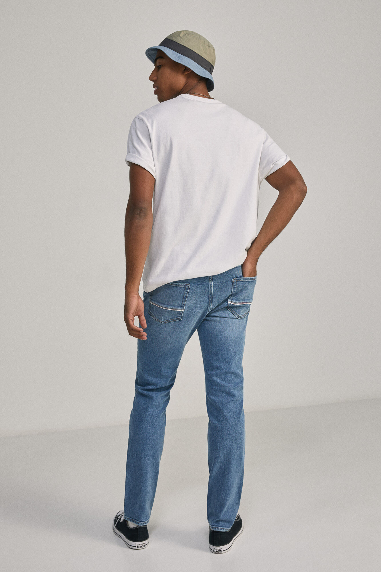 Calça jeans slim de lavagem média - azul médio