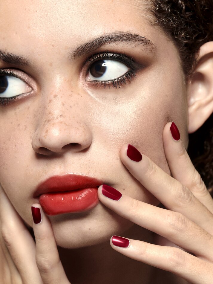 Esmalte de unha - Vermelho escuro