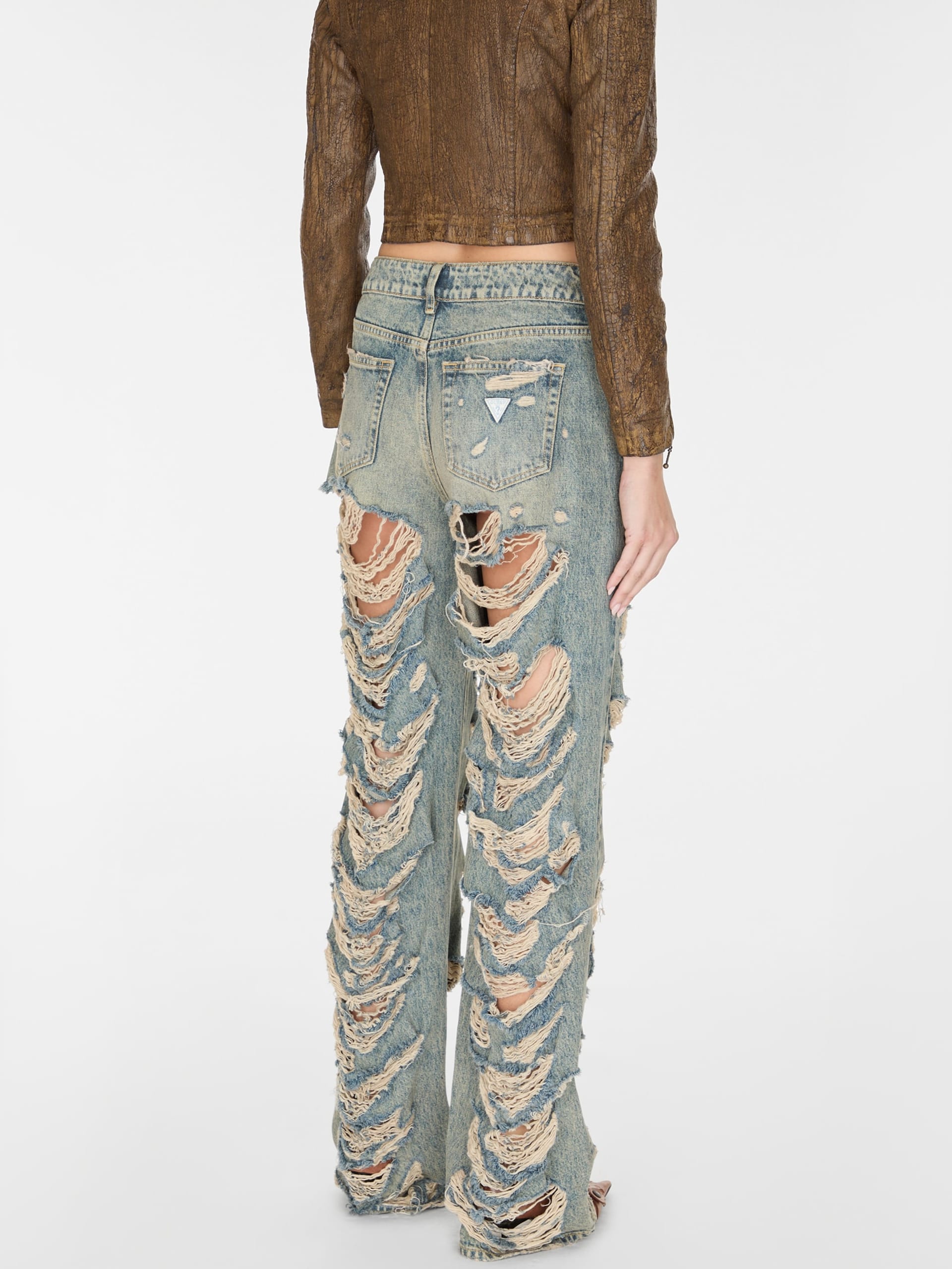 calça jeans desgastada