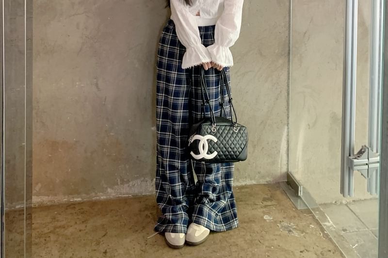 ZENME - Blouse met pofmouwen, V-hals en kantpatroon / Hoge taille geruite broek met wijde pijpen