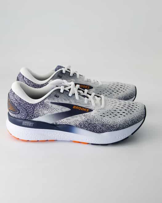 Brooks Ghost Sportschuhe in Weiß