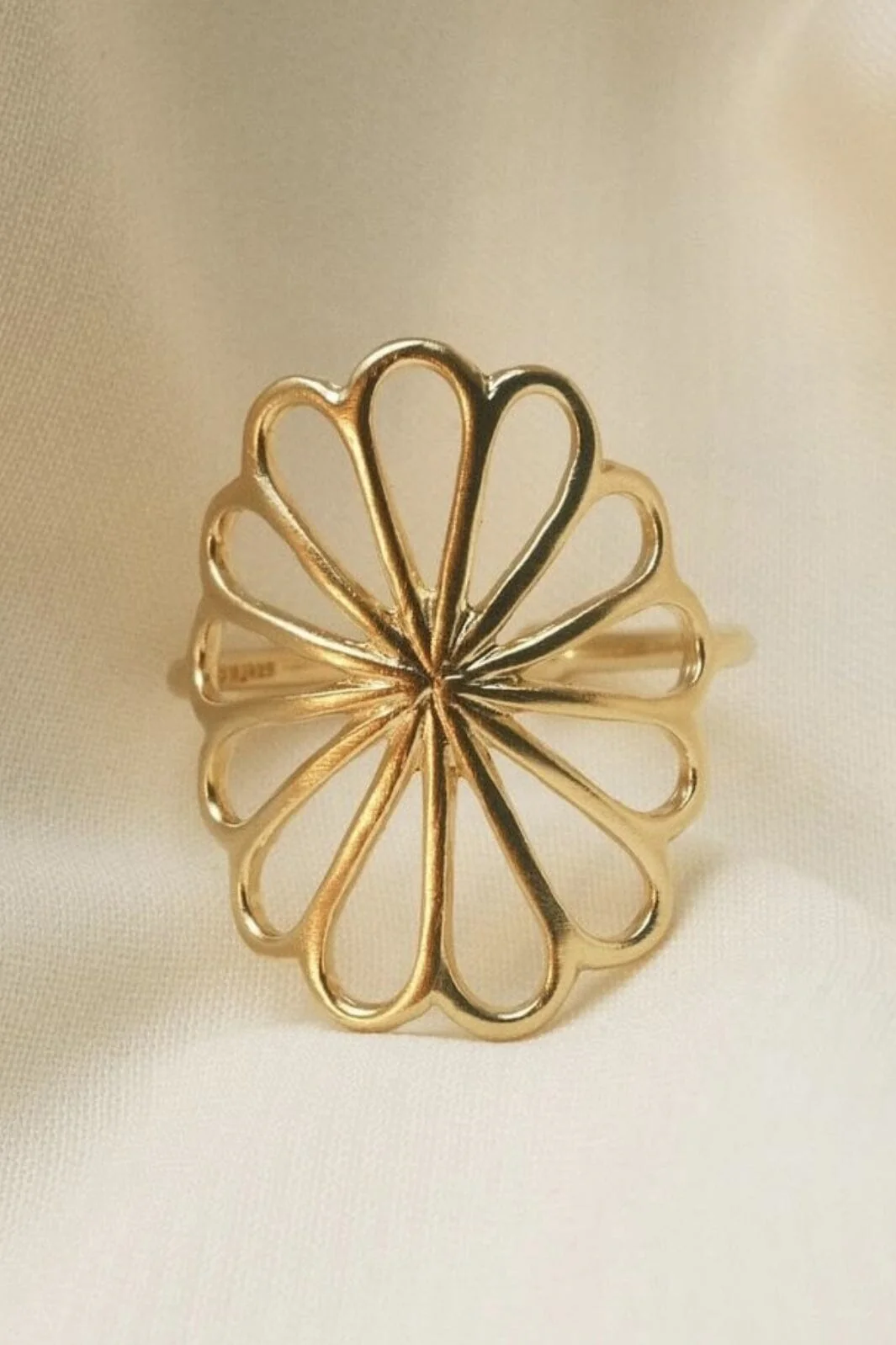 Pernille Corydon Jewellery Large Bellis Ring Adj.