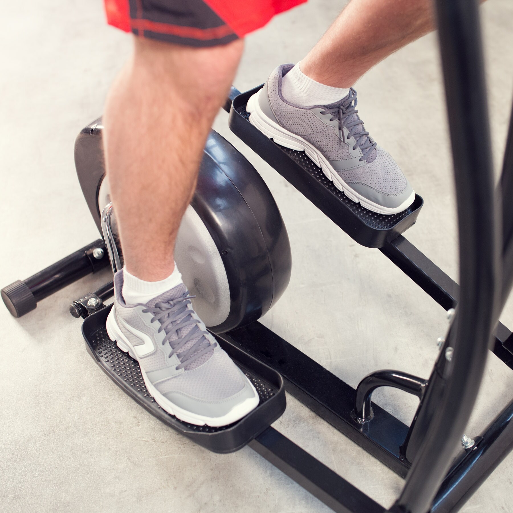 tectake® Crosstrainer, 8 Schwierigkeitsstufen, gepolsterte Griffe, inklusive Trainingscomputer