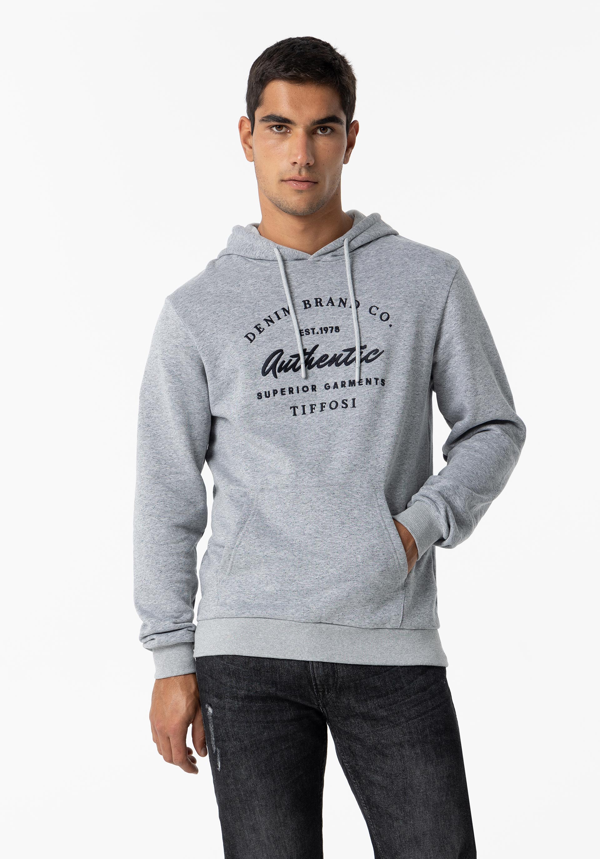 Hoodie com Bordado Frontal