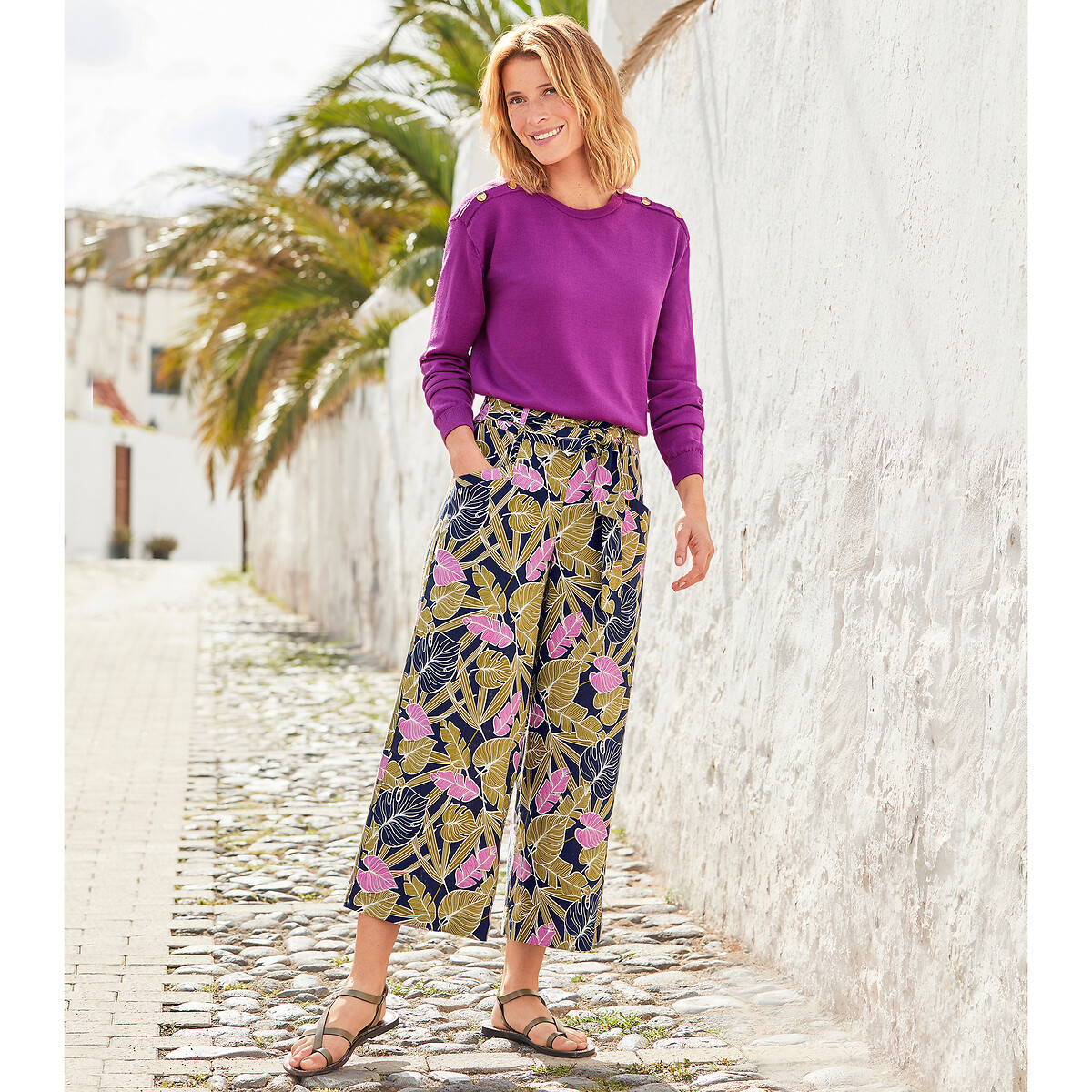 ANNE WEYBURN<br>Suéter de gola redonda em malha fina, lã mista