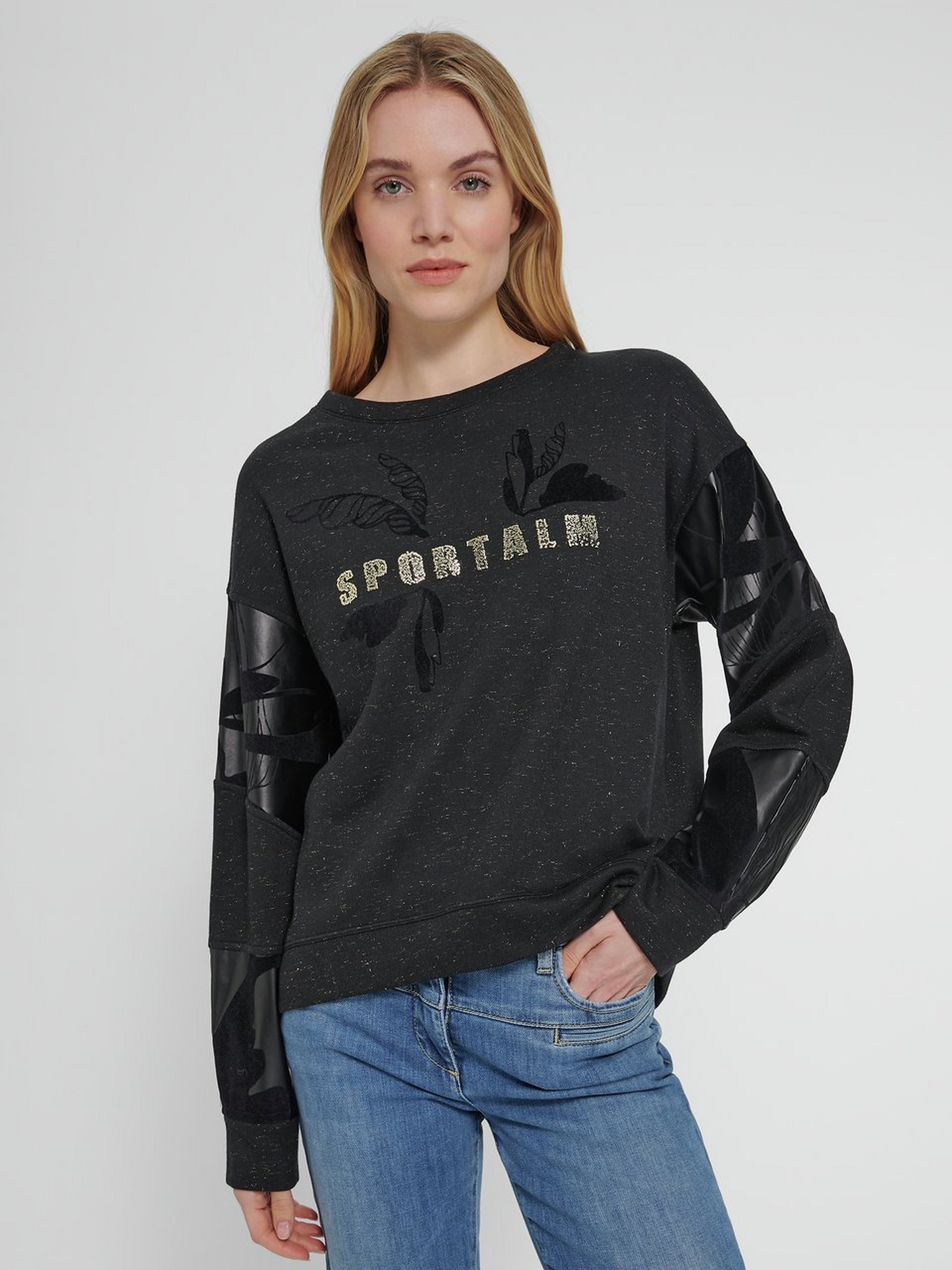 Sweatshirt