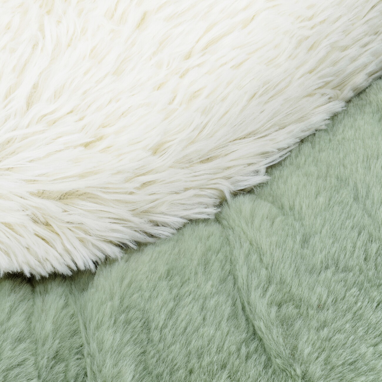 AniOne Liegeplatz Fluffy Donut mint S
