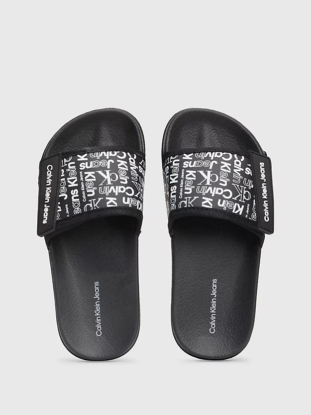 Pantufas infantis com logotipo