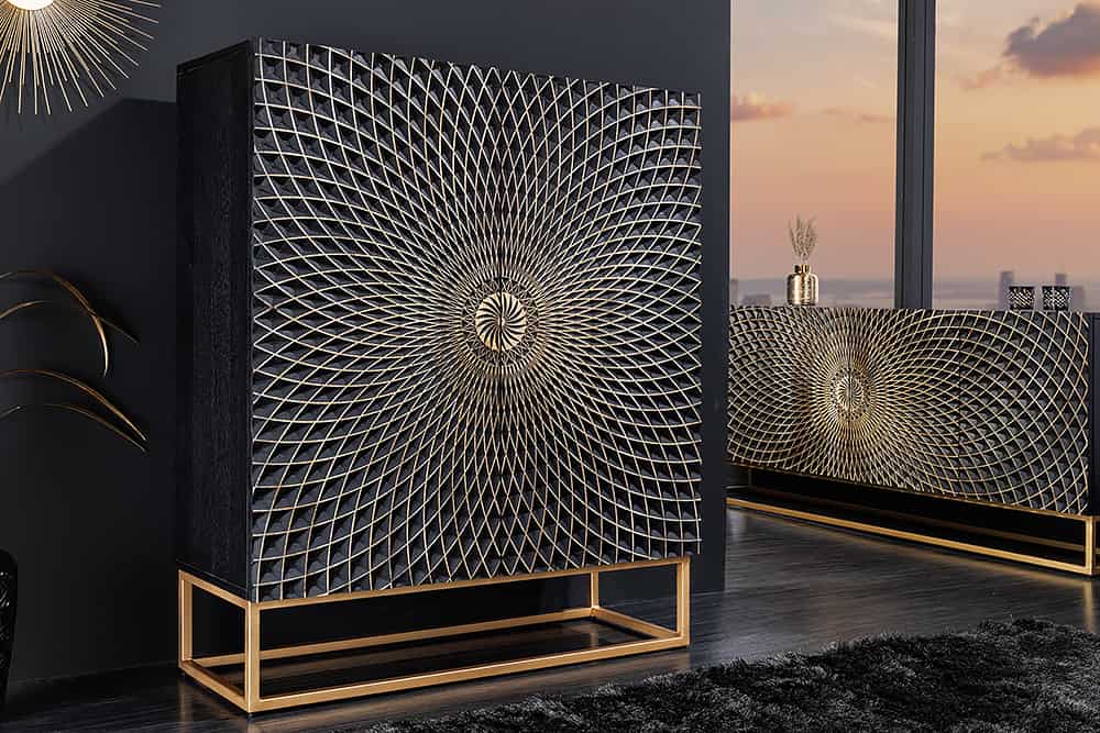 Design Highboard ILLUSION 120cm schwarz Mangoholz Massivholz mit 3D Schnitzereien gold Eisen Metallgestell
