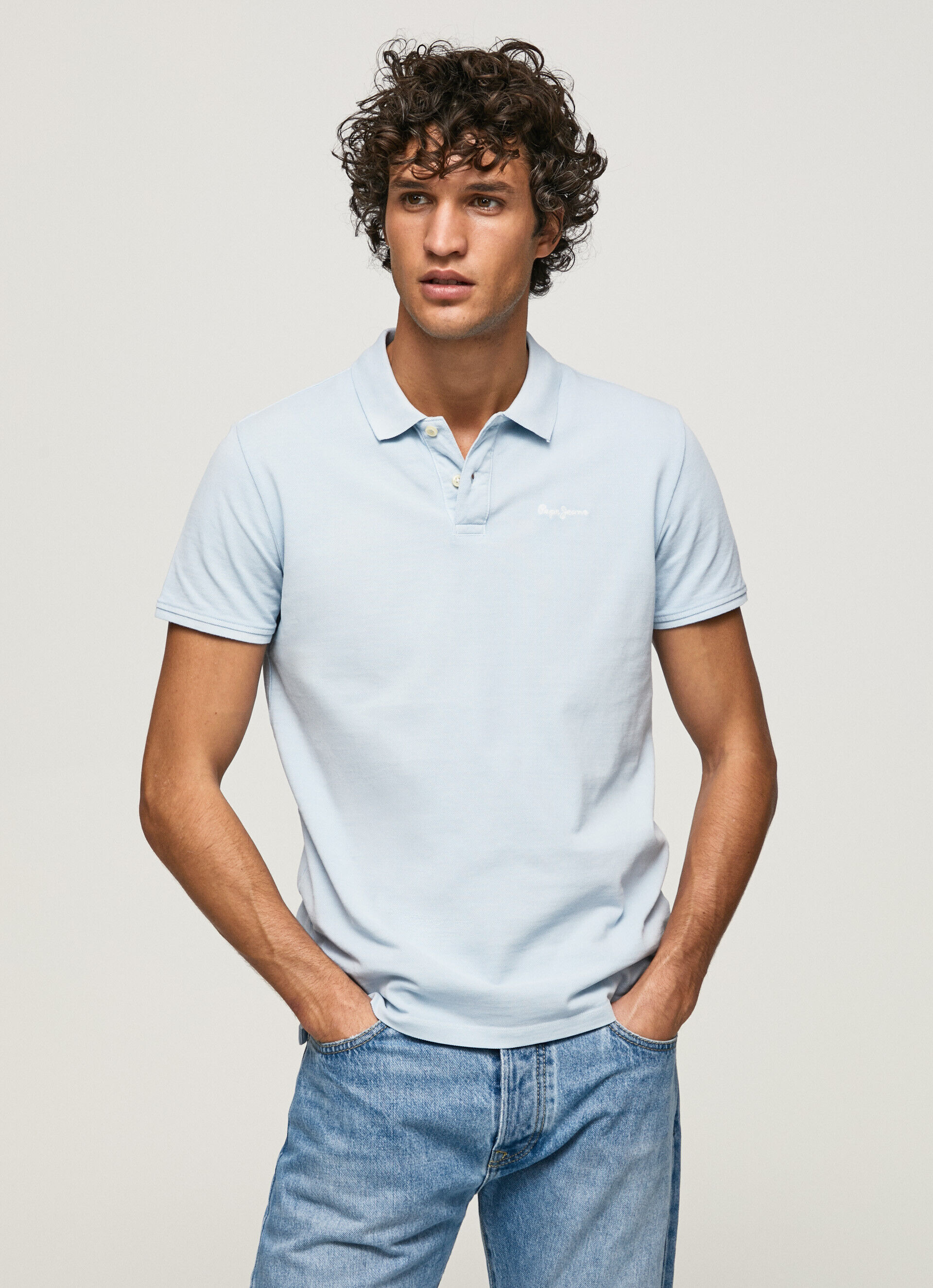Polo Piqué com logotipo bordado - azul claro