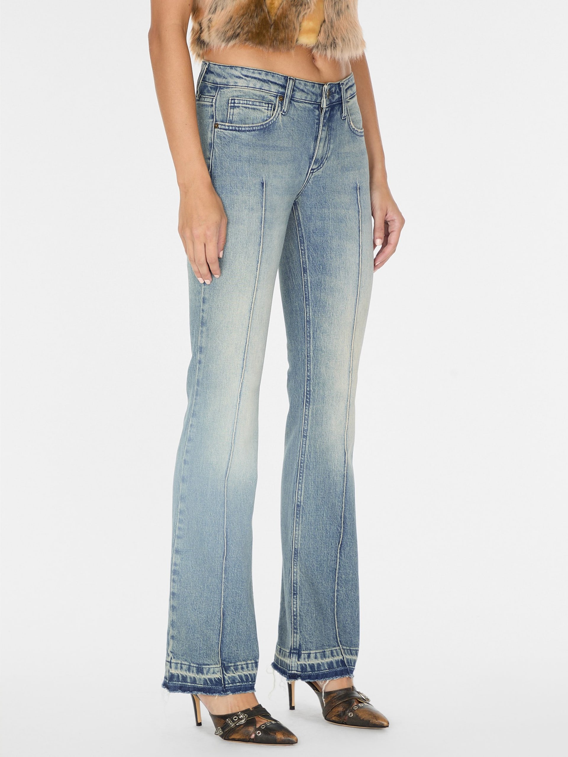 calça jeans flare