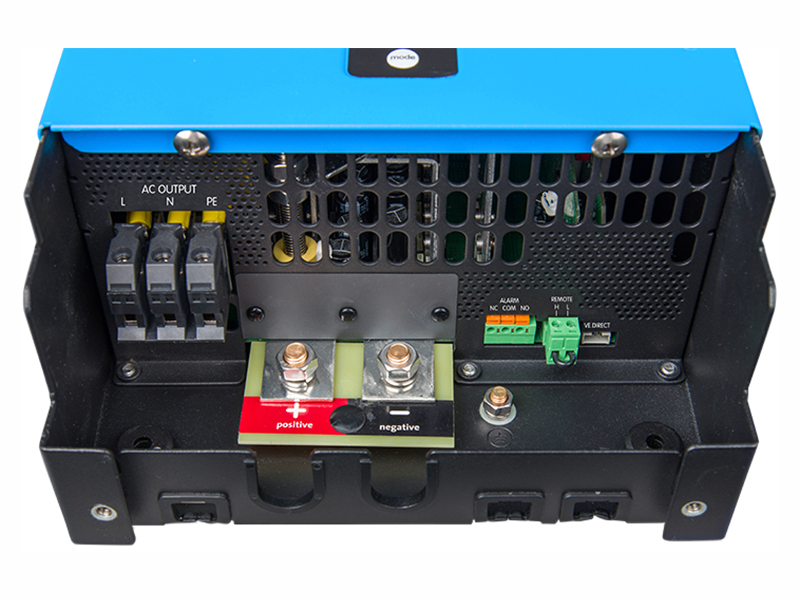 Victron Phoenix 12/1600 smart omvormer