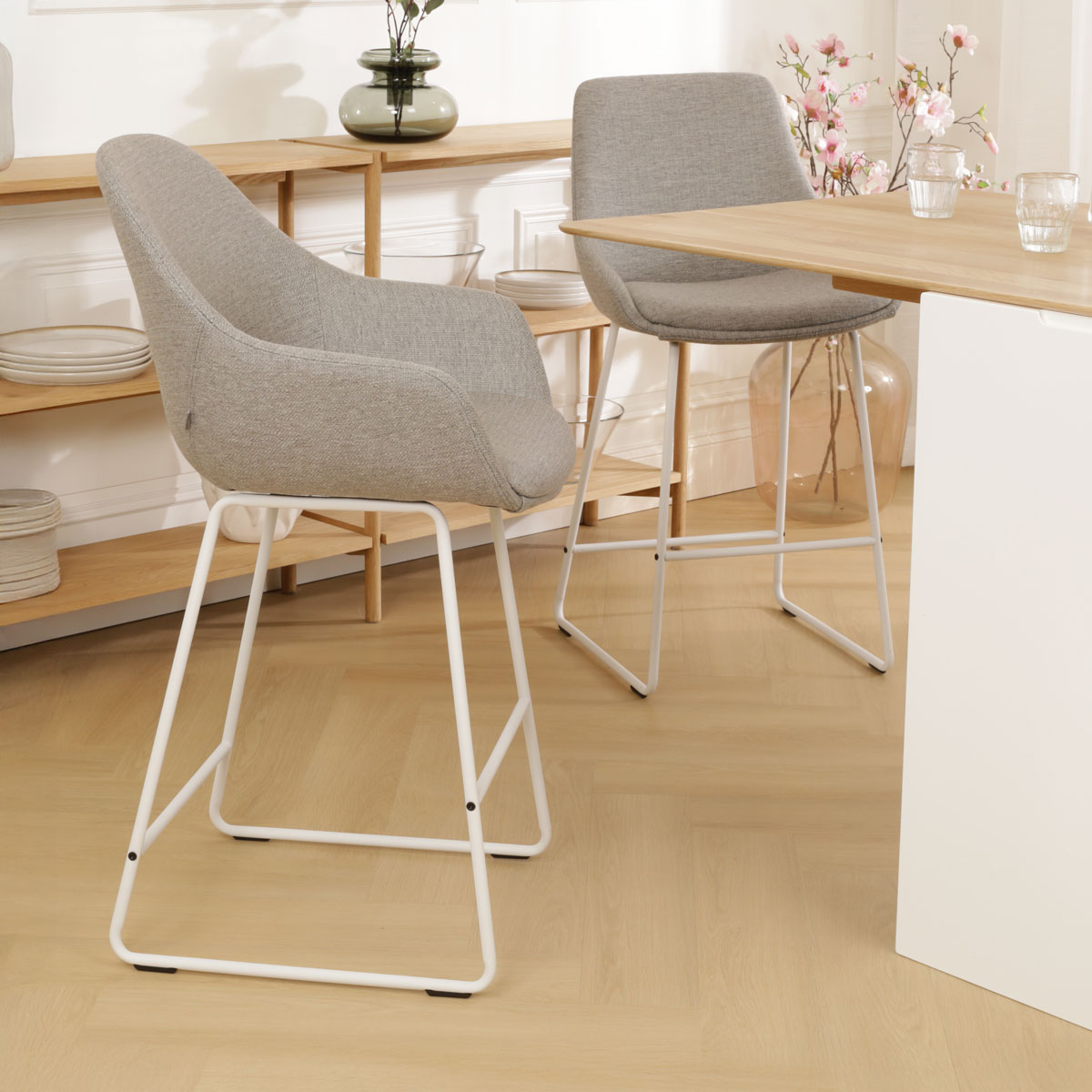 Barkruk Nino-Mae warm grijs - wit onderstel - 65 cm