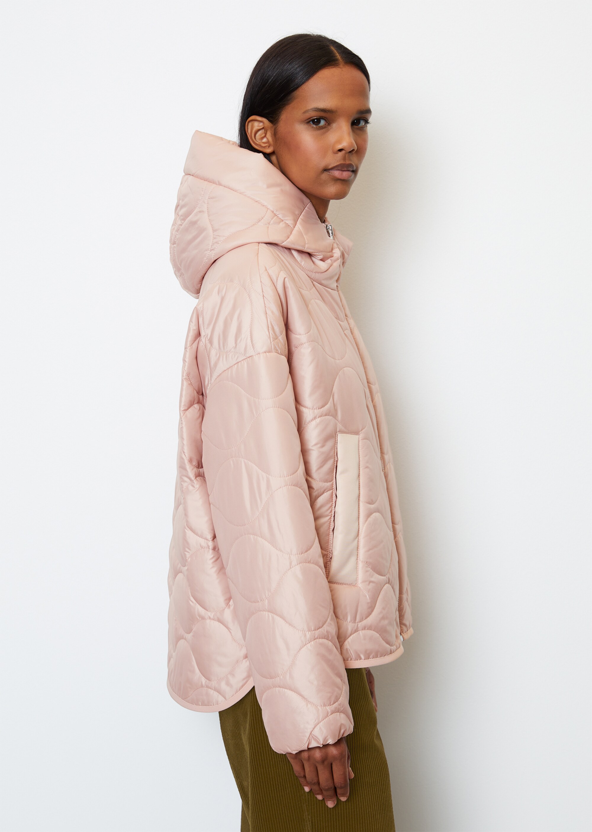 Kapuzen-Steppjacke im Cape-Stil relaxed aus recycelter Ripstop-Qualität
