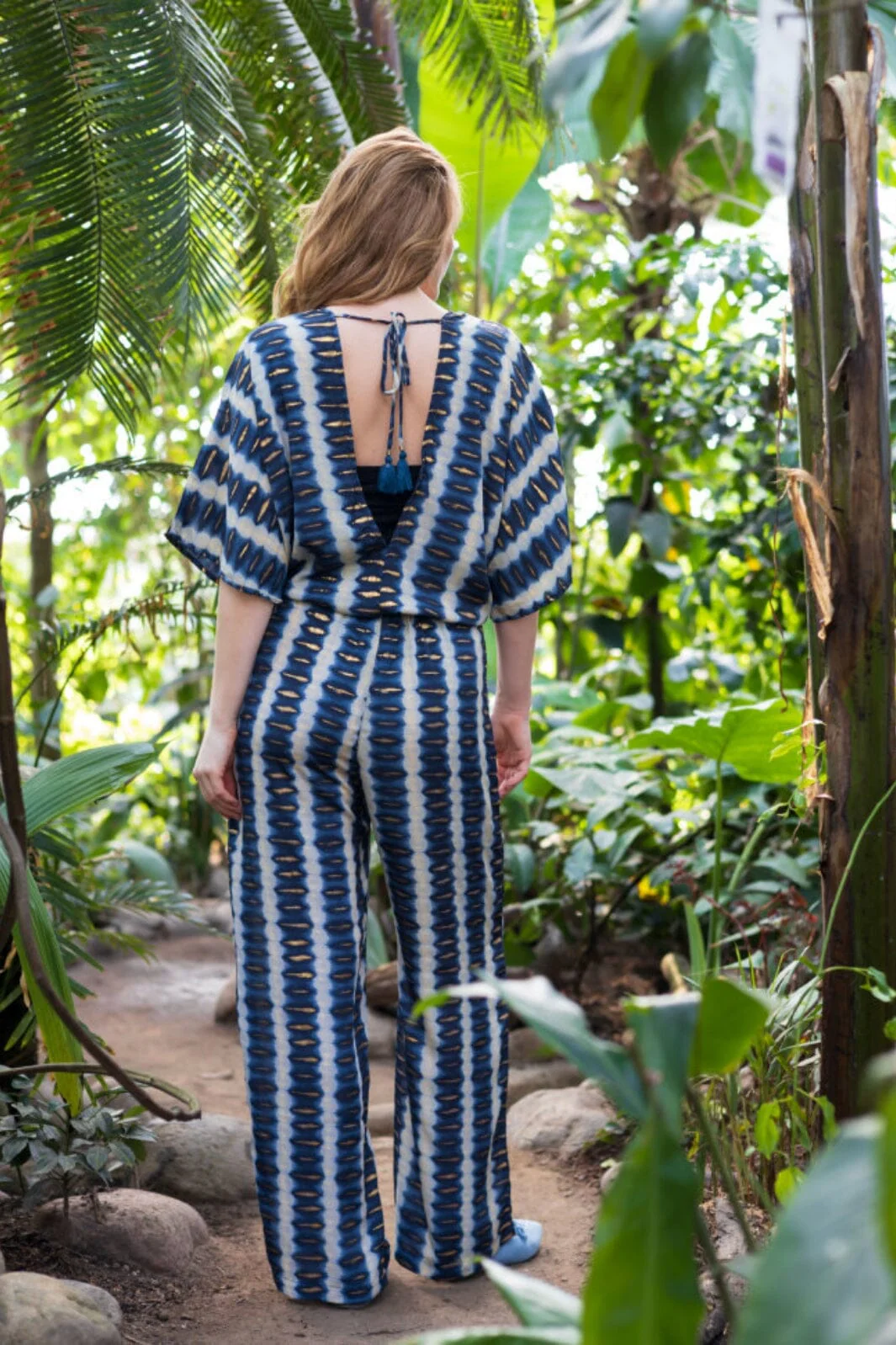 Black Colour Bcluna Double V-Neck Jumpsuit glow blue