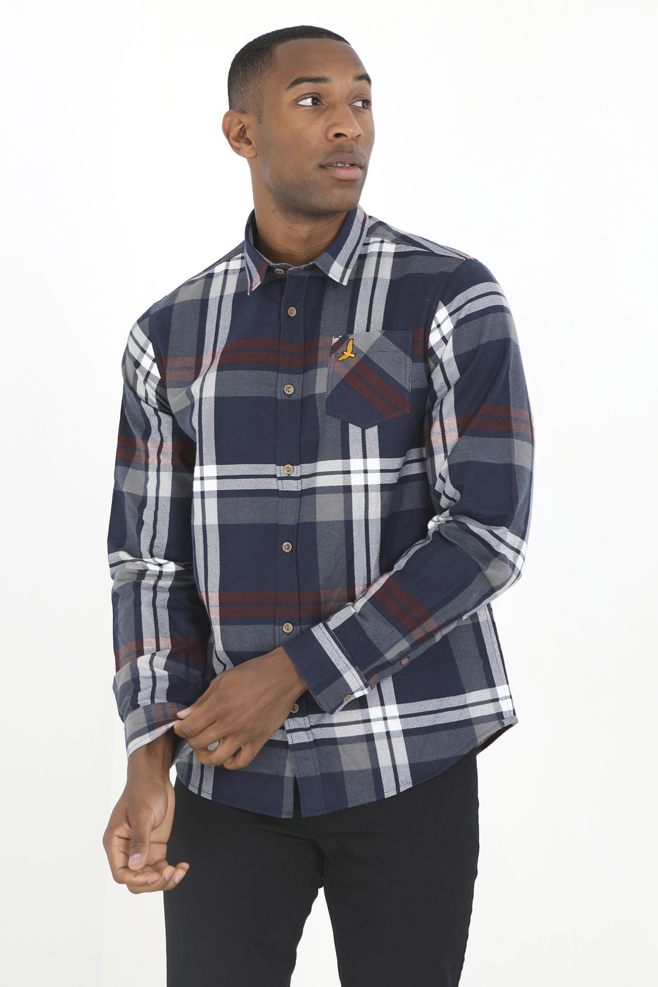 Camisa xadrez com bordado