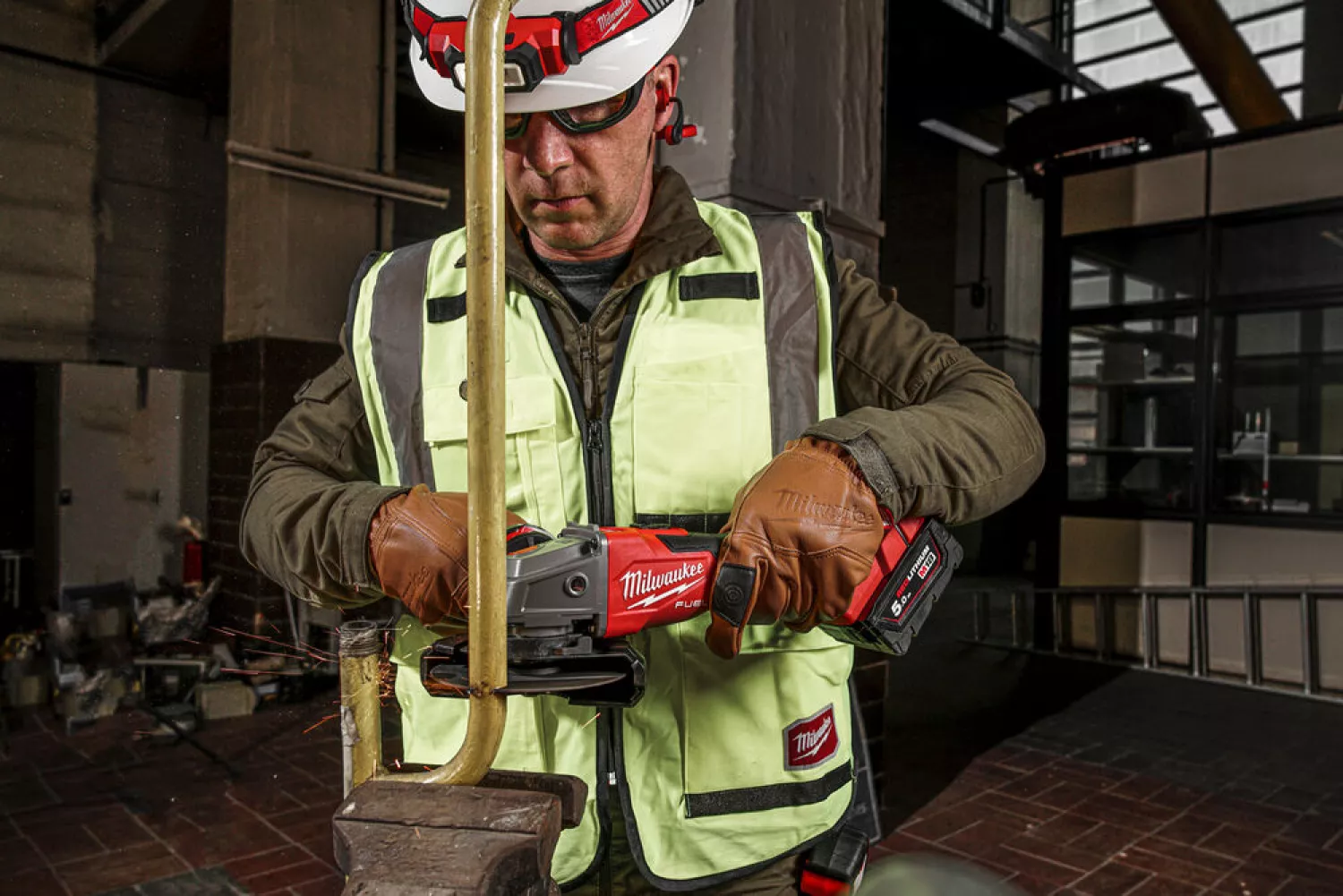 Milwaukee M18 FSAG125XB-502X 18V Li-ion accu Haakse slijper set (2x5.0Ah) in HD box - 125mm - koolborstelloos