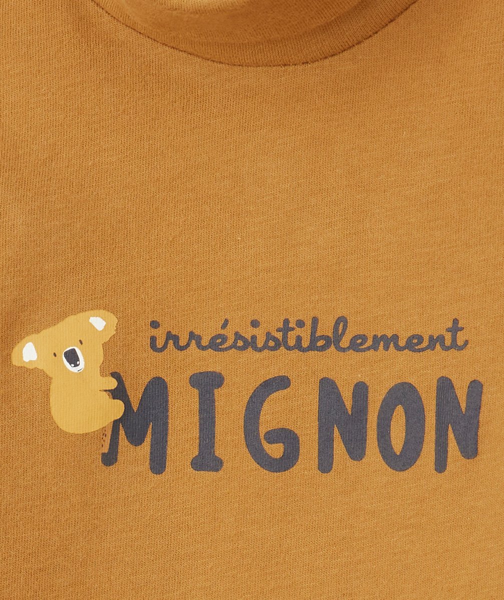 SOUS-PULL CAMEL COL ROULÉ BÉBÉ GARÇON AVEC MESSAGE