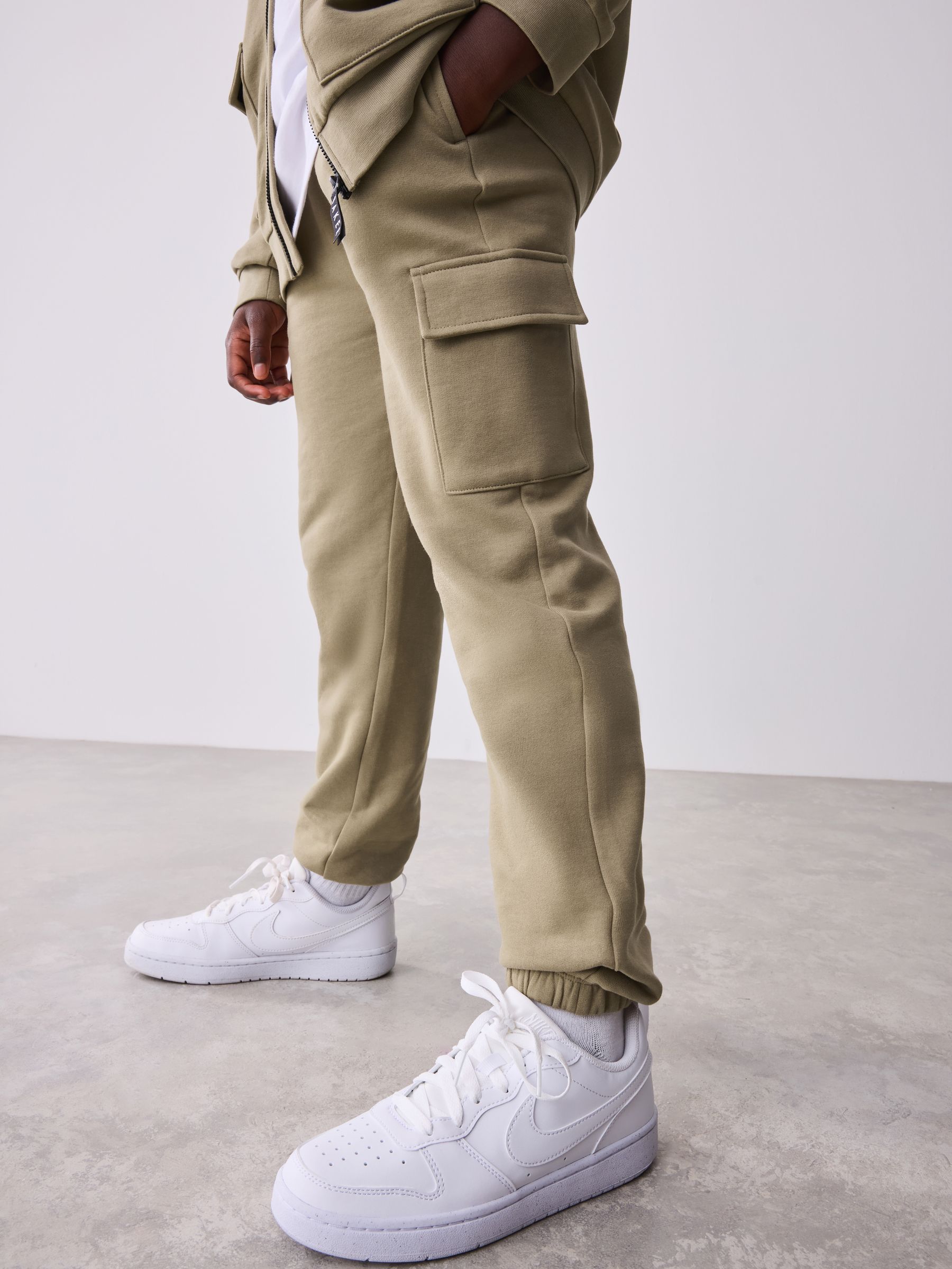 Kakigroen - Baker by Ted Baker Bomber Jacket, T-Shirt and Joggers 3 Piece Set