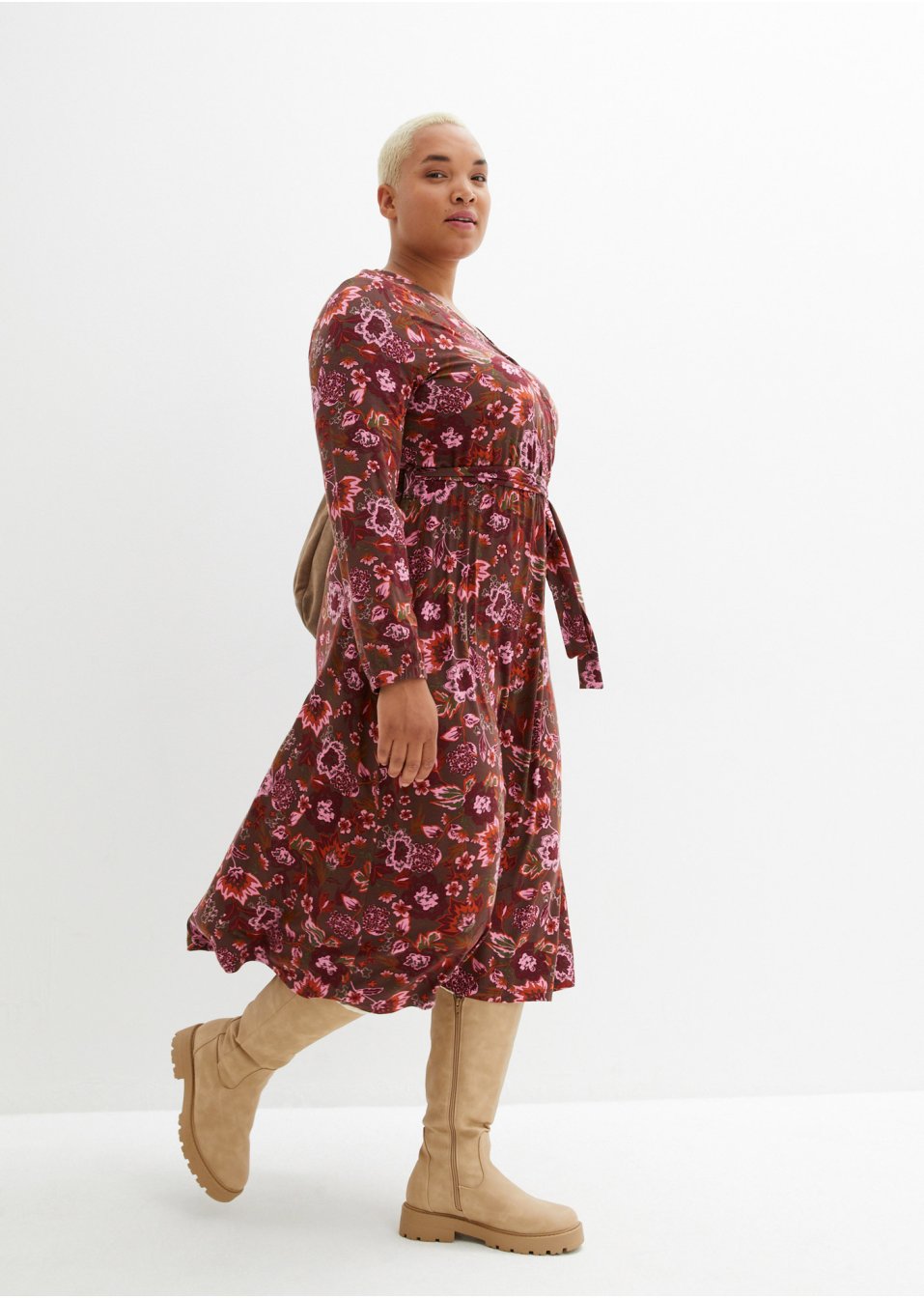 Robe en jersey avec décolleté en V et lien à nouer