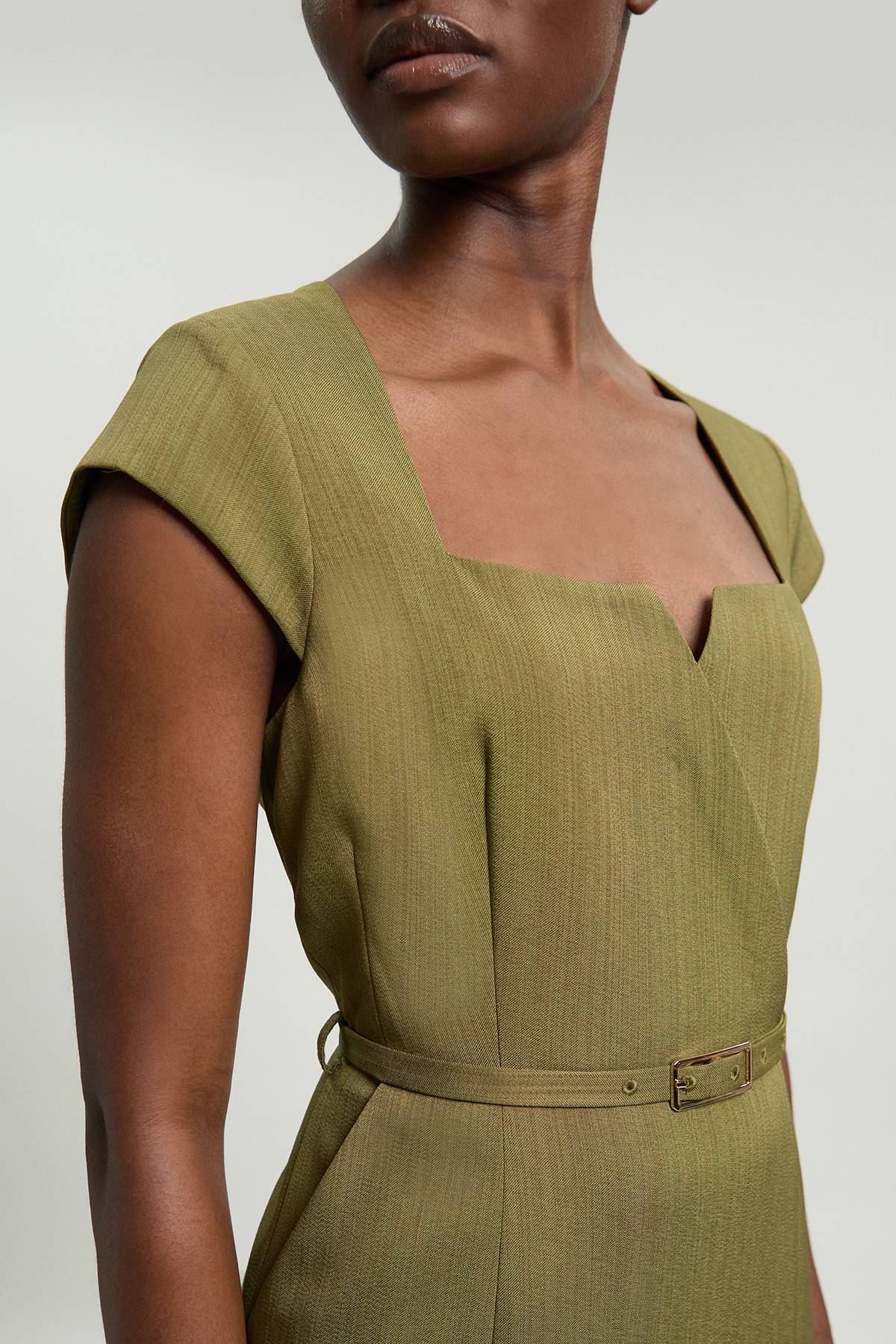 KarenMillen Robe Crayon Ajustée À Encolure Carrée Avec Ceinture En Mélange De Viscose