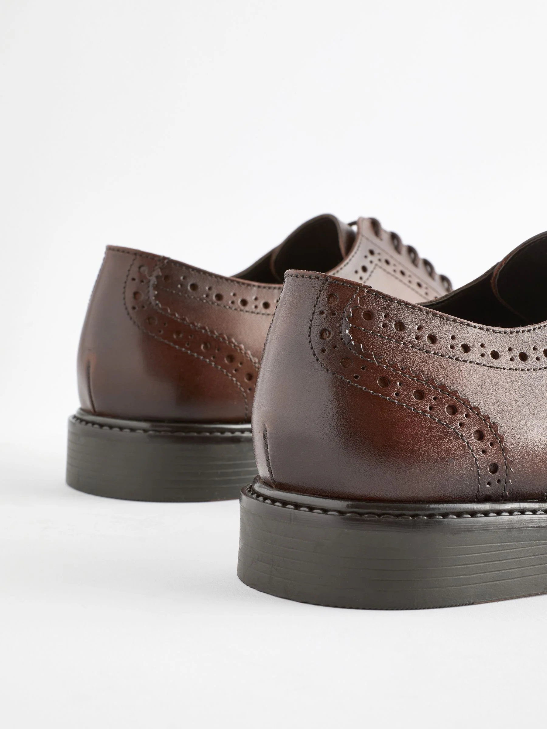 Bruin - Standaard pasvorm - Leren derby-brogues