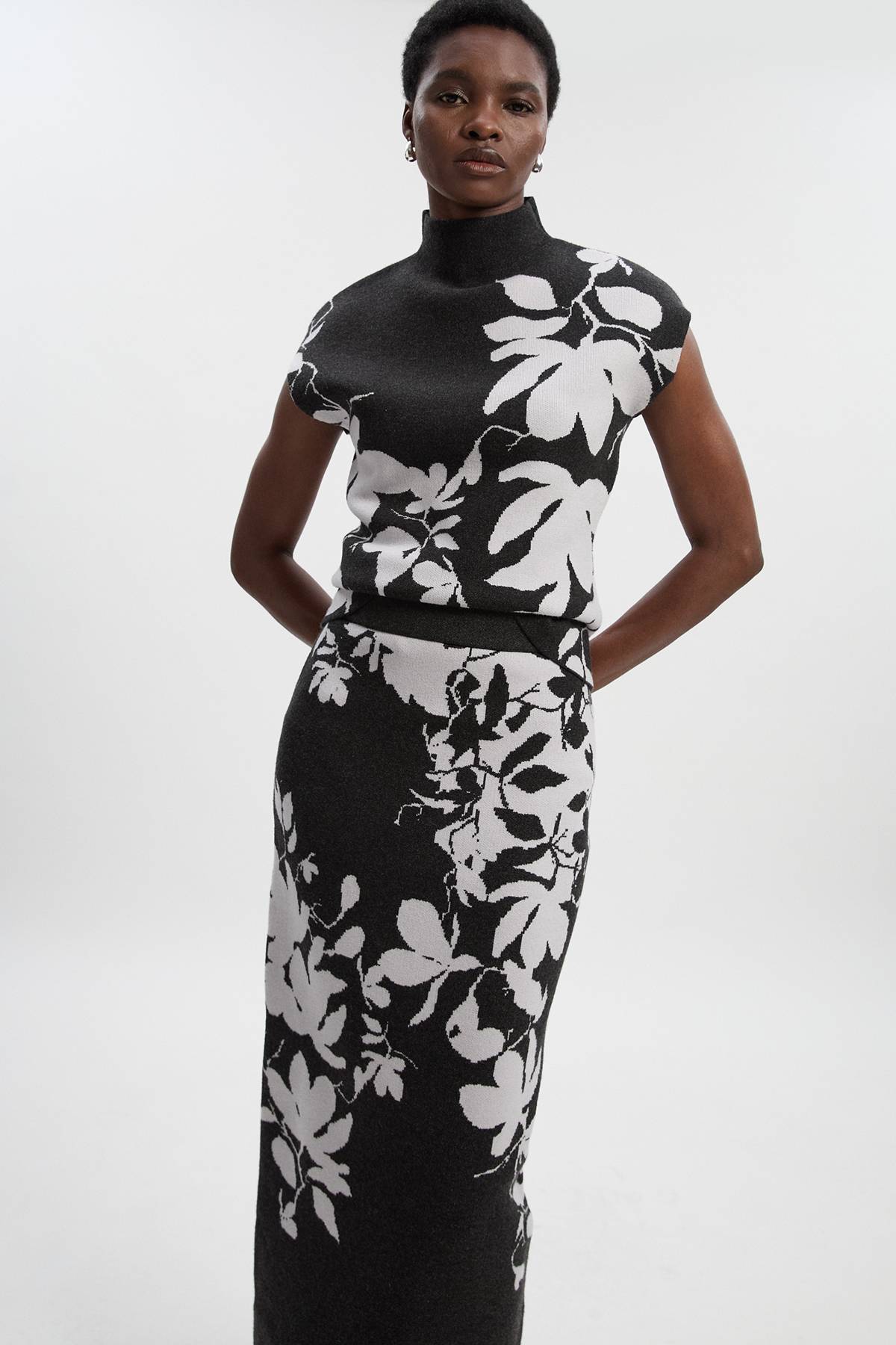 KarenMillen Jupe Tricotée à Motif Floral Jacquard