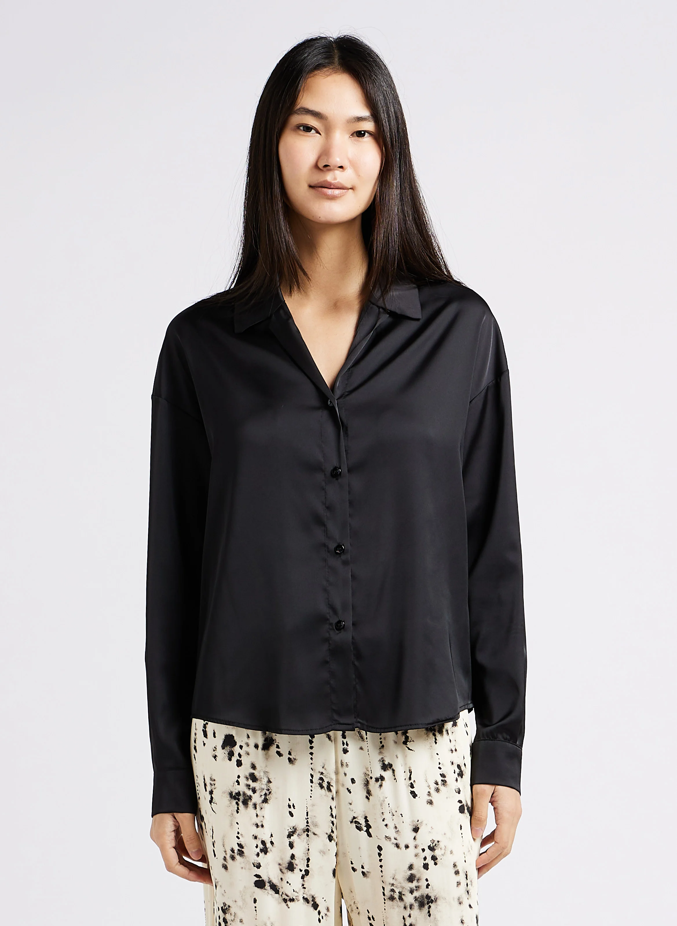 Chemise ample fluide col tailleur aspect satiné | Noir