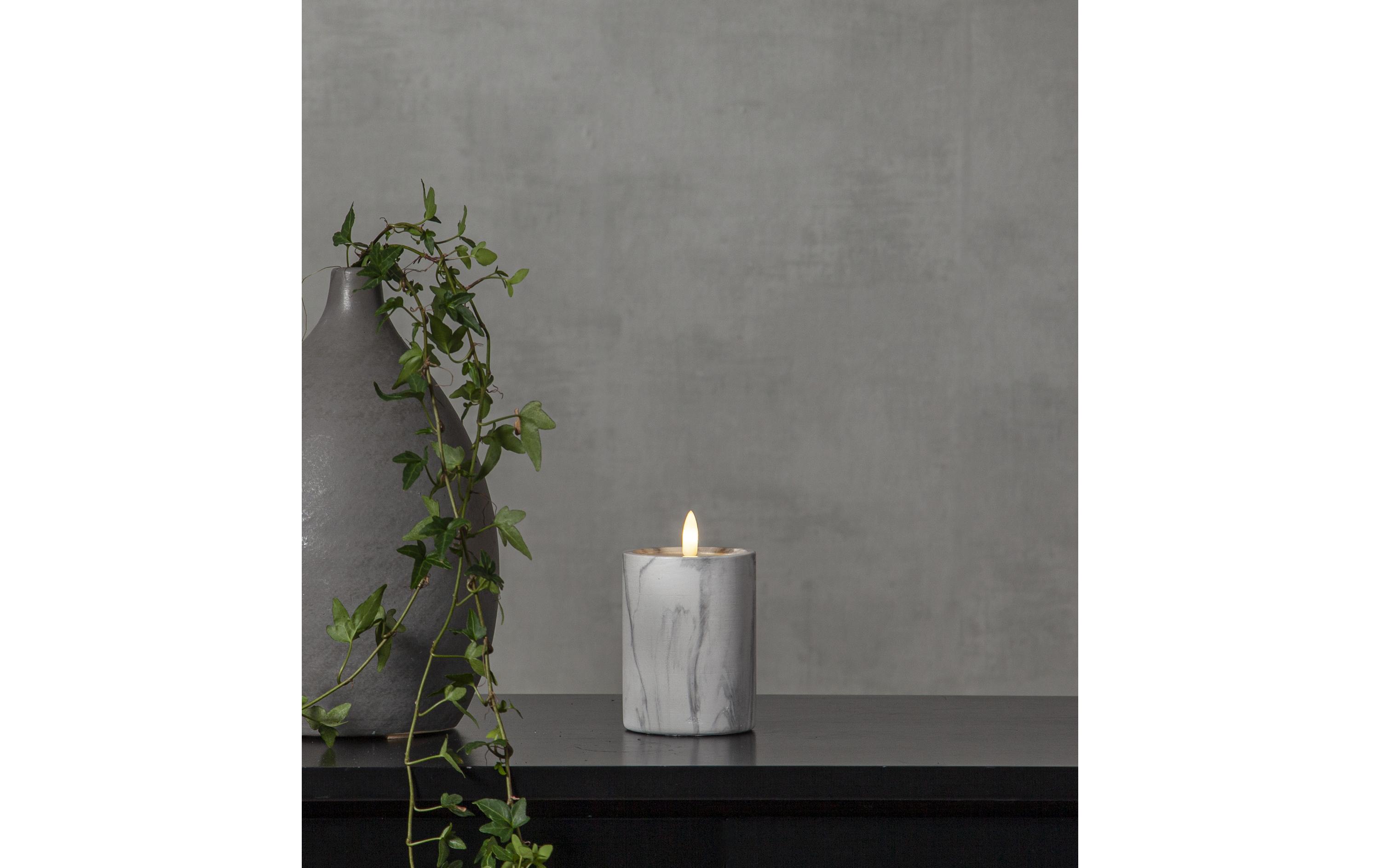 LED-Kerze Pillar Flamme Marble Ø 7.5 x 12.5 cm, GrauLED Kerze mit tanzender Flamme