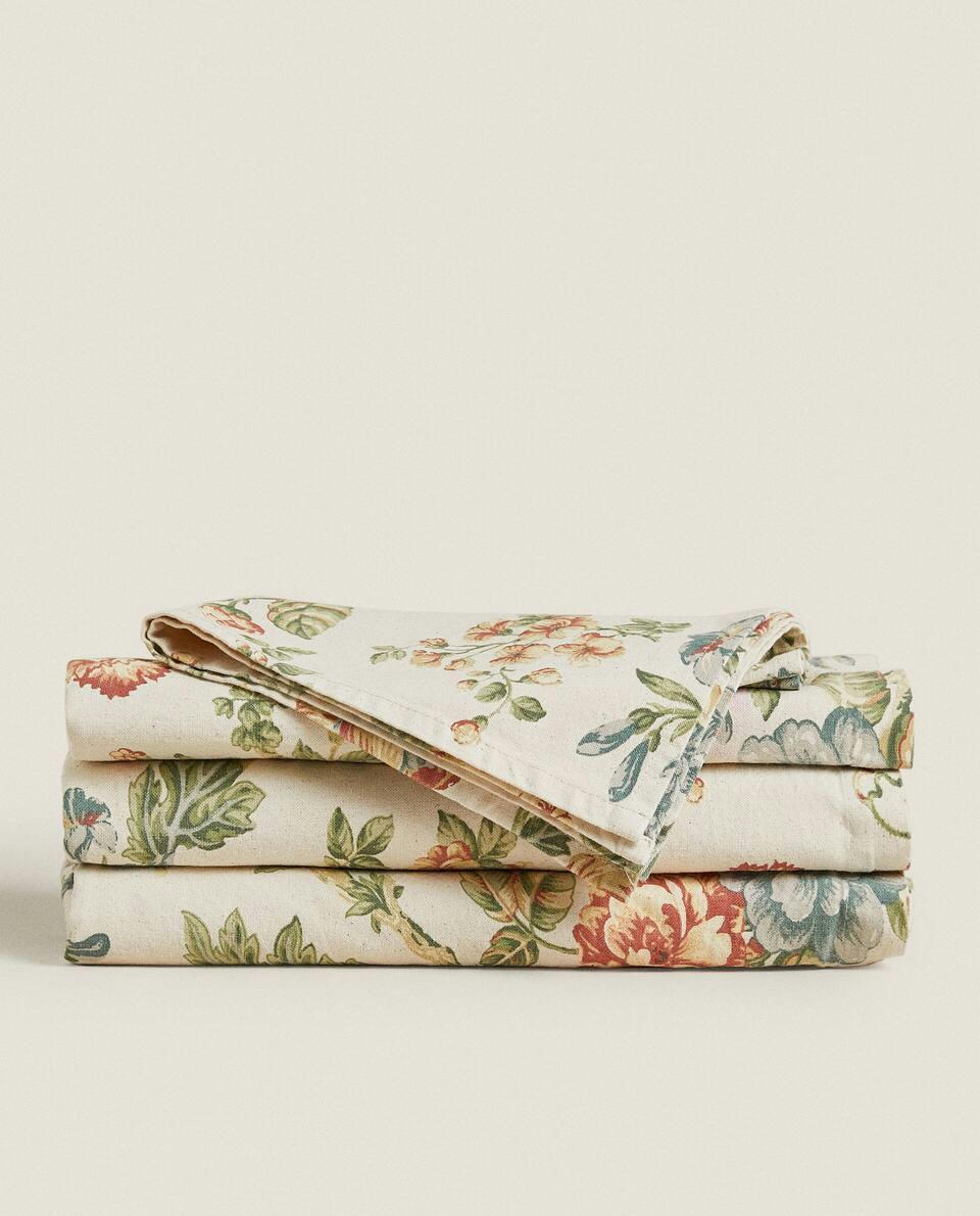 TOALHA DE MESA COM ESTAMPA FLORAL