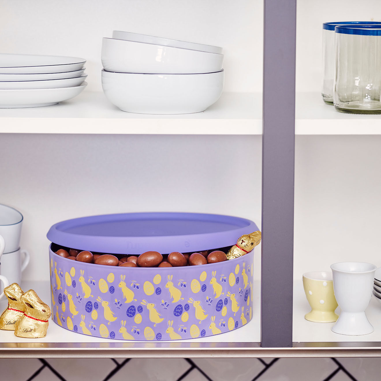 Tupperware Boîte ronde Pâques violette - 2.4L