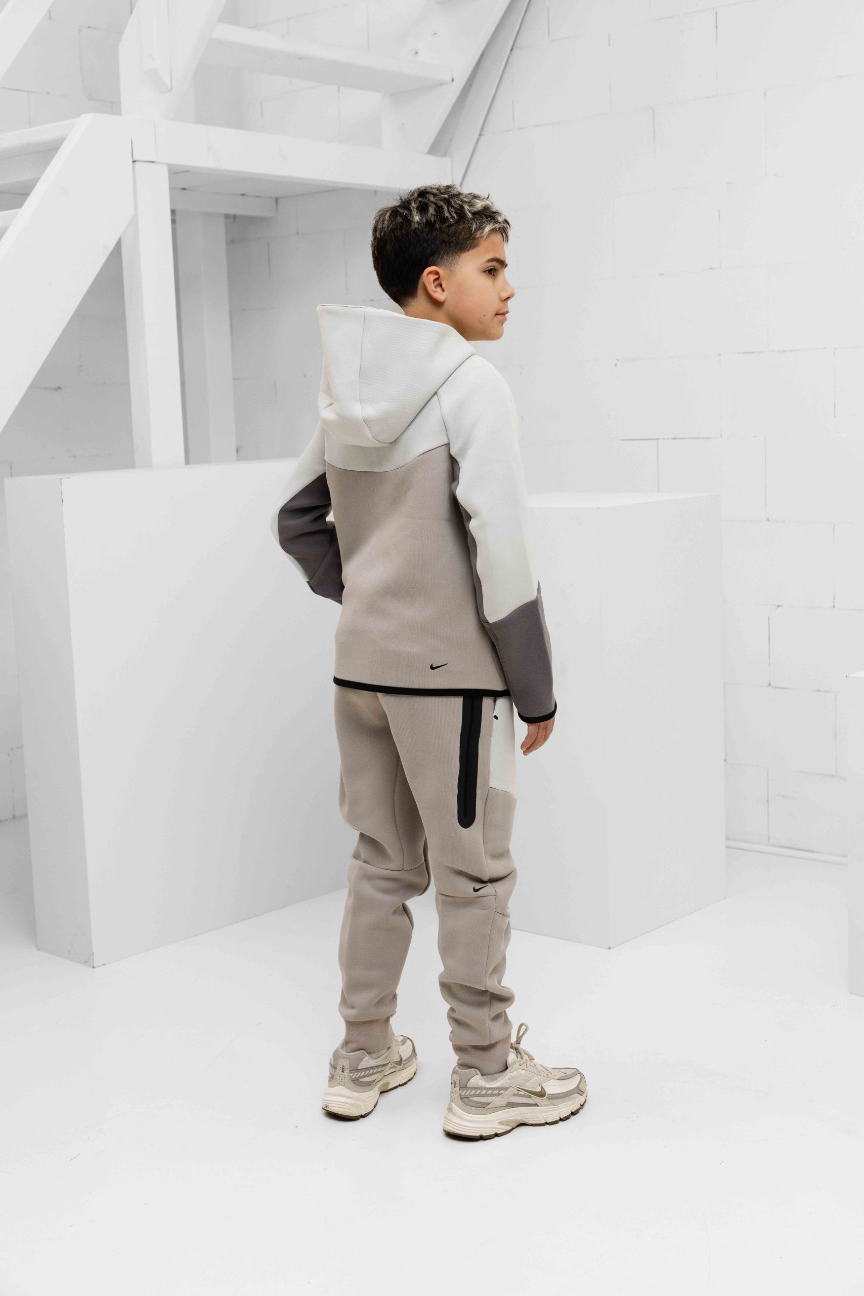 Nike Tech Fleece Trainingspak Kids Beige/Grijs