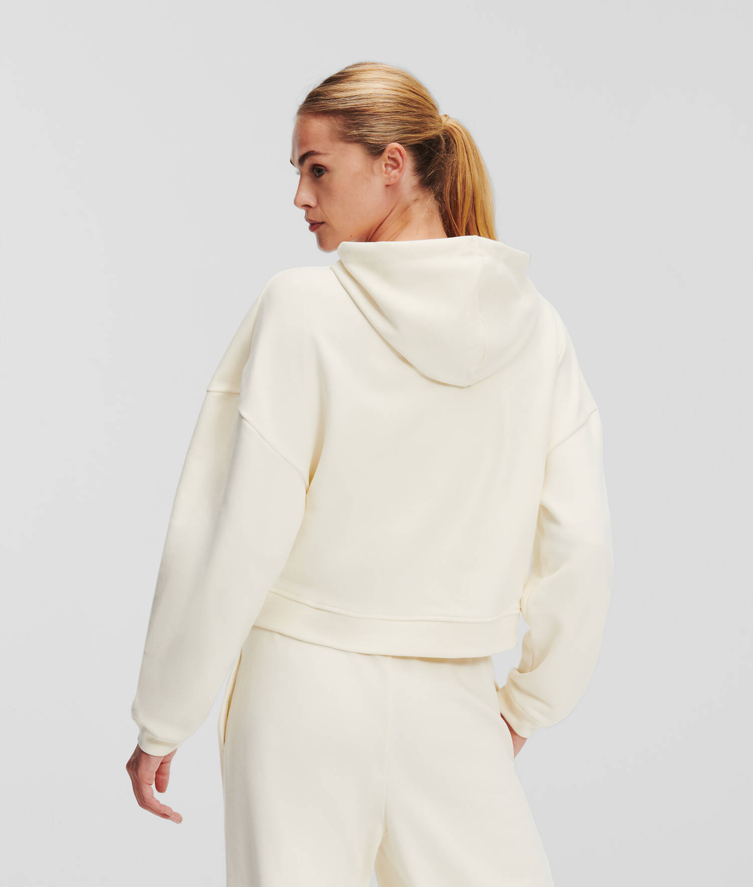 SWEAT À CAPUCHE ZIPPÉ AVEC LOGO ESSENTIAL