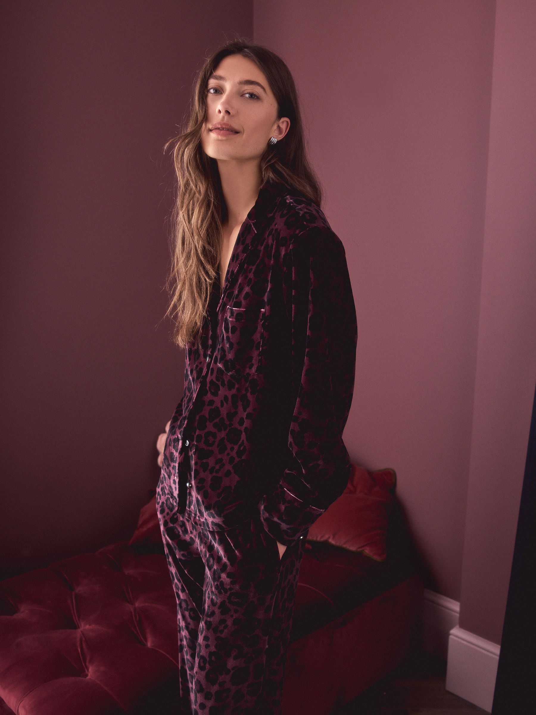 Paars met dierenprint - Comfortabele pyjama met doorlopende knopen