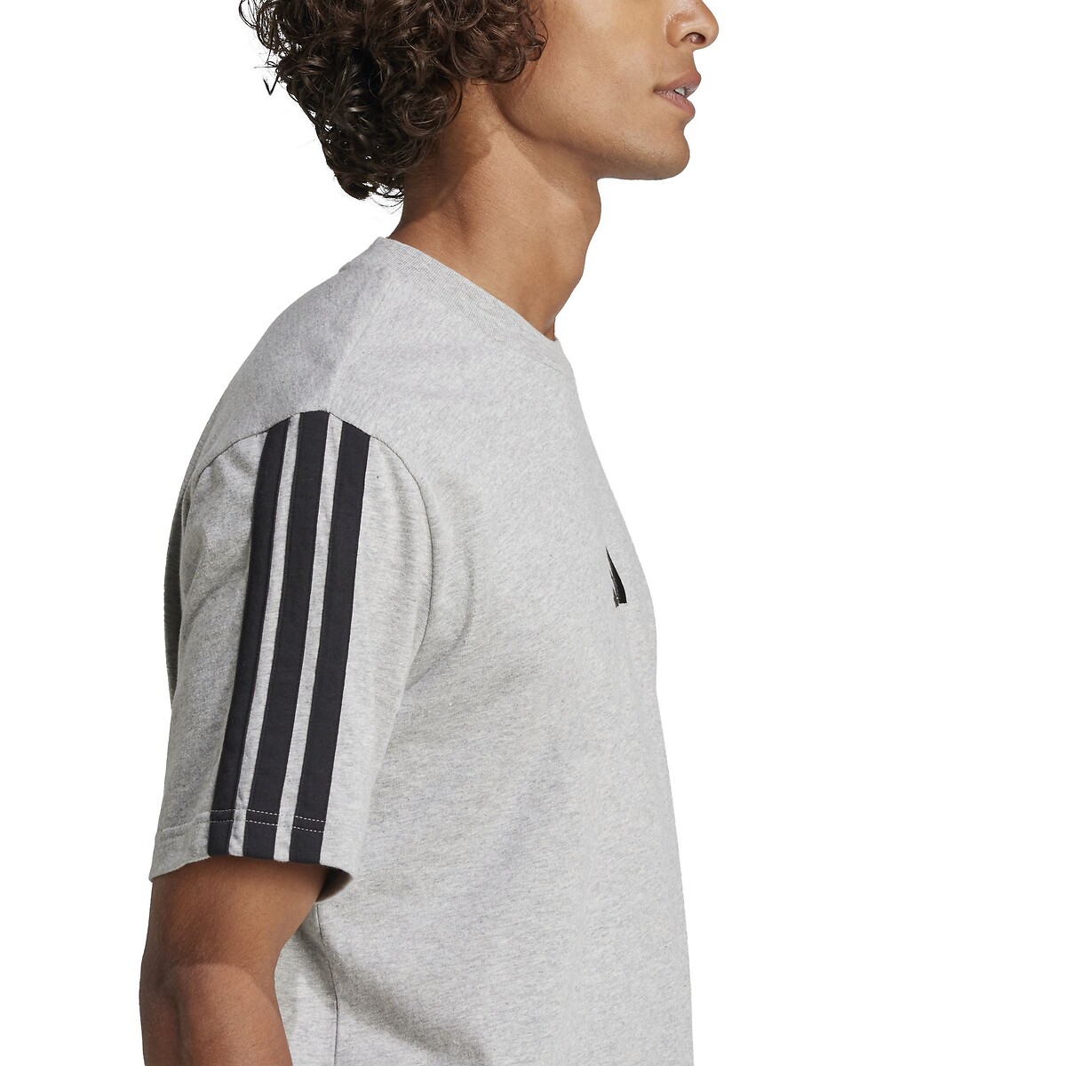 ADIDAS SPORTSWEAR<br>Camiseta essencial de manga curta com 3 listras