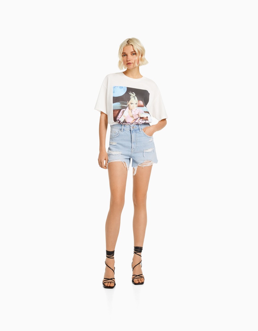 Calções jeans rasgados com bolsos